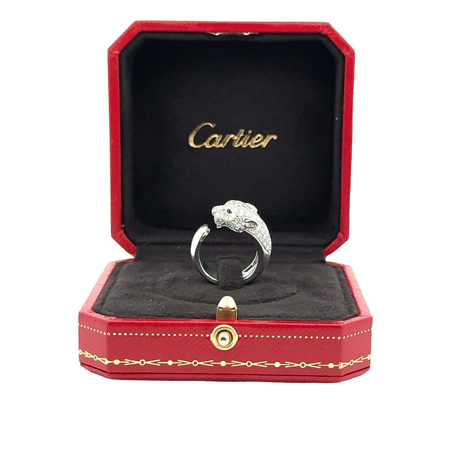 Bague de cocktail Panthère de Cartier en or blanc 18 carats avec diamants en vente 3