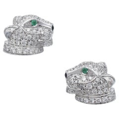 ' Orecchini "Panthère de Cartier" con diamanti, smeraldi e oro bianco 18 carati