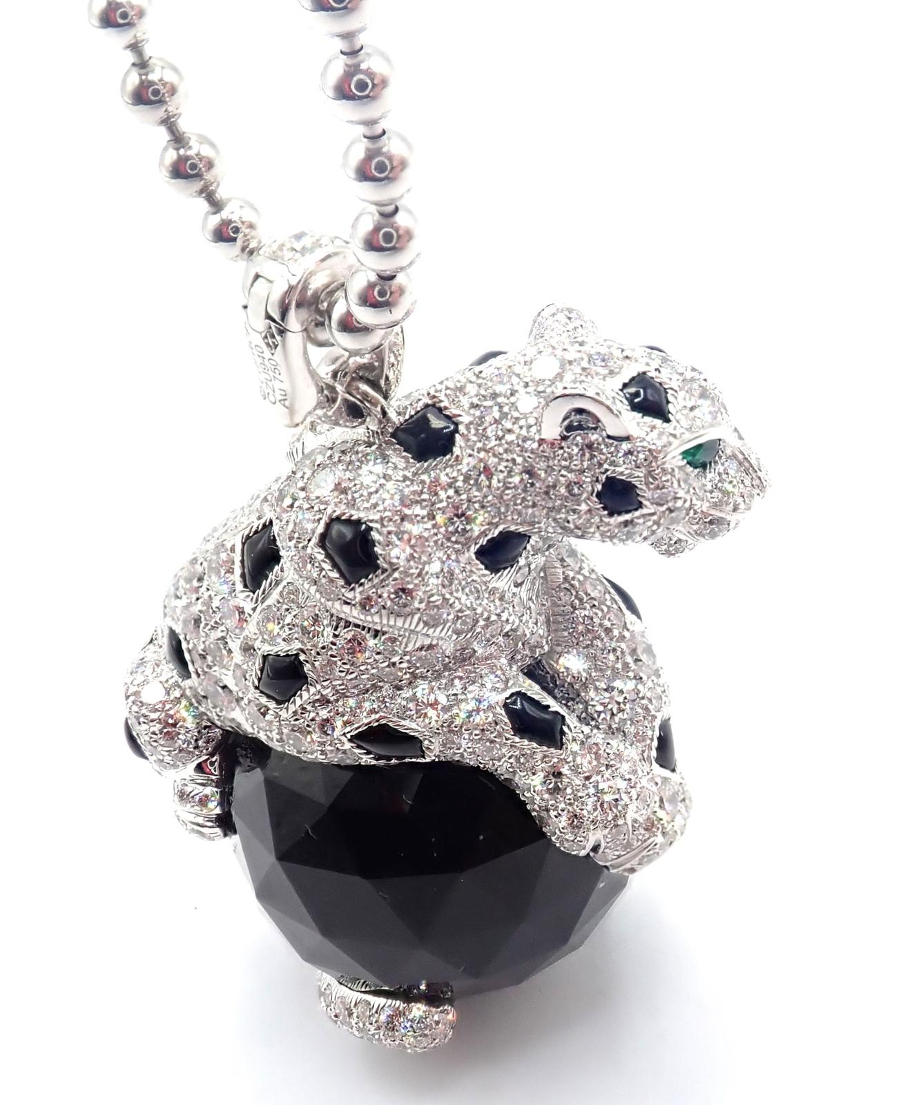 Collier pendentif Panthère de Cartier Panthère pavé de diamants, émeraudes et onyx grand format en vente 11