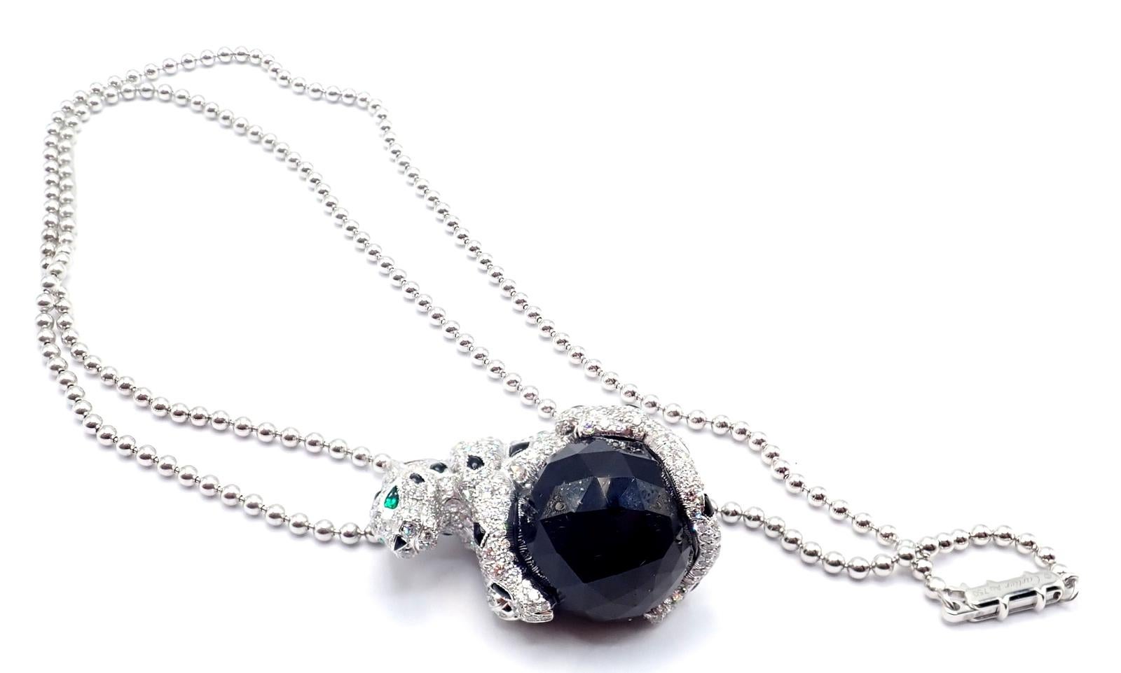 Collier pendentif Panthère de Cartier Panthère pavé de diamants, émeraudes et onyx grand format en vente 4