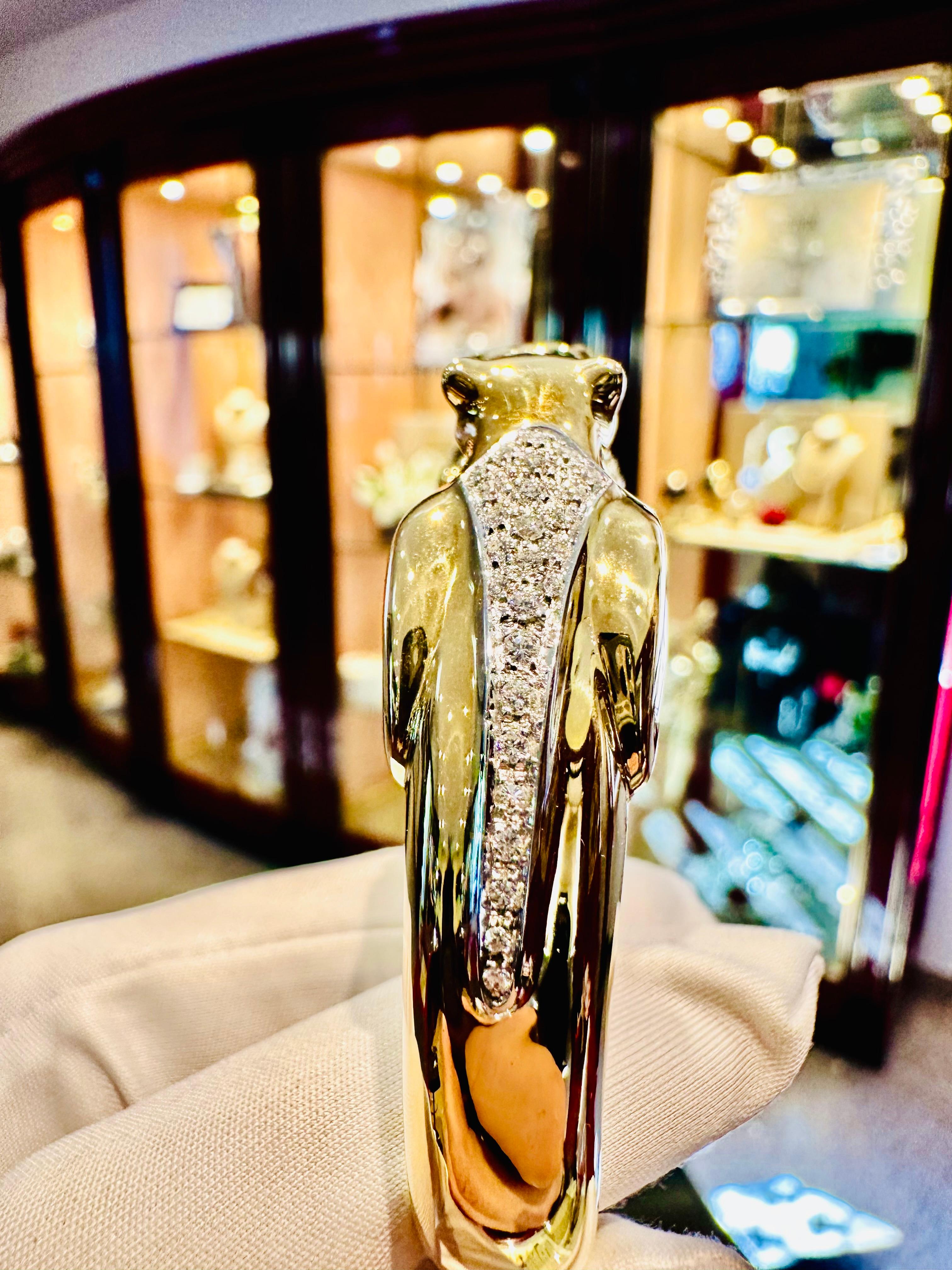 Panthère Royale - The Bracelet of Strength and Elegance For Sale 5