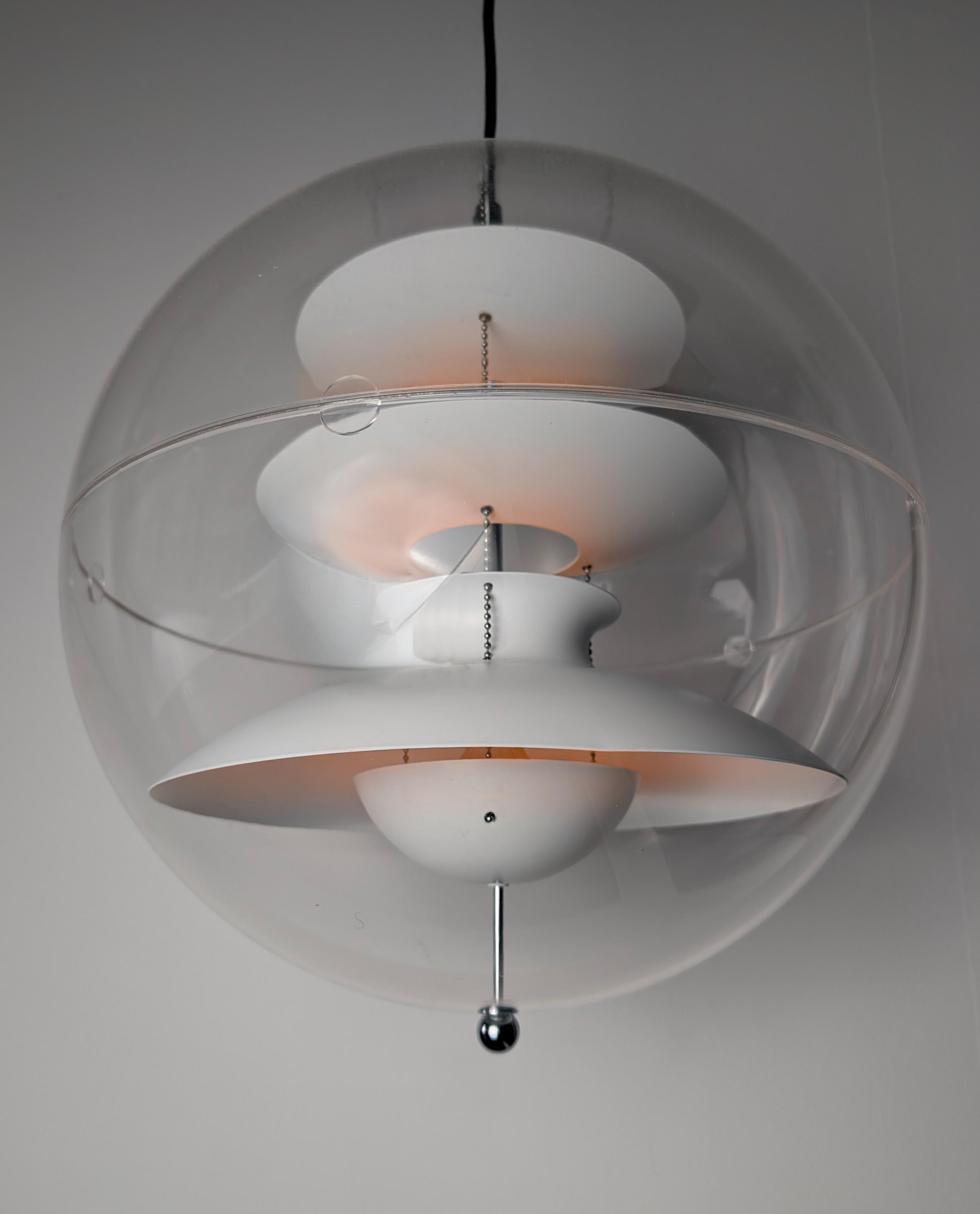 Mid-Century moderno Lampada Panto White di Verner Panton in vendita