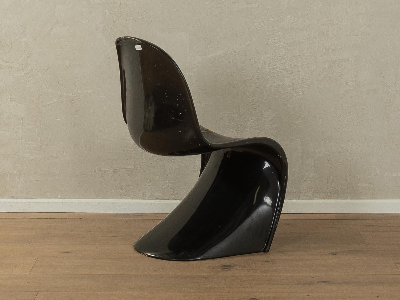 Futurist Panton Chair, Vitra / Herman Miller Collection For Sale