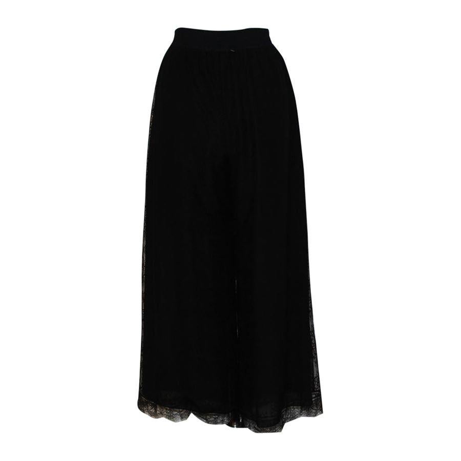 Polyester and Polyamid Black color Wide fit Lace Total length cm 95 (37.40 inches) Waist cm 33 (12.99 inches)
