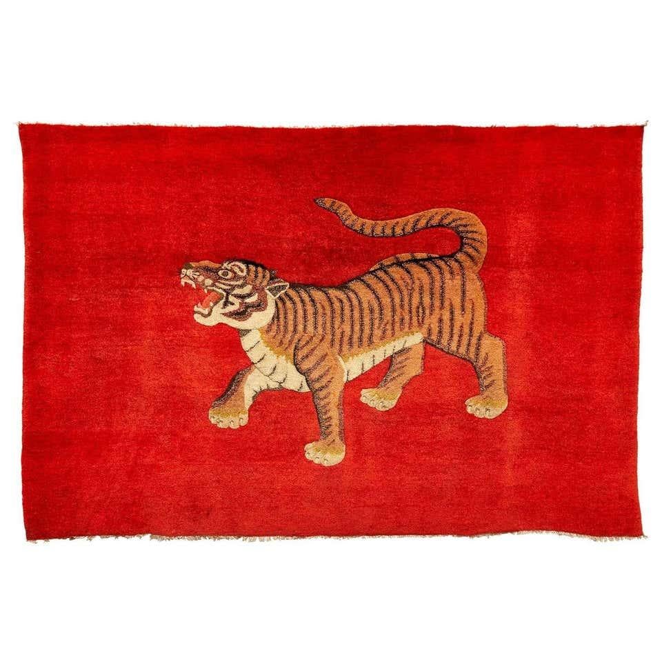 Pao Tou Tiger Chinese Export Hand Knotted Wool Antique Rug, circa 1930 For Sale 11