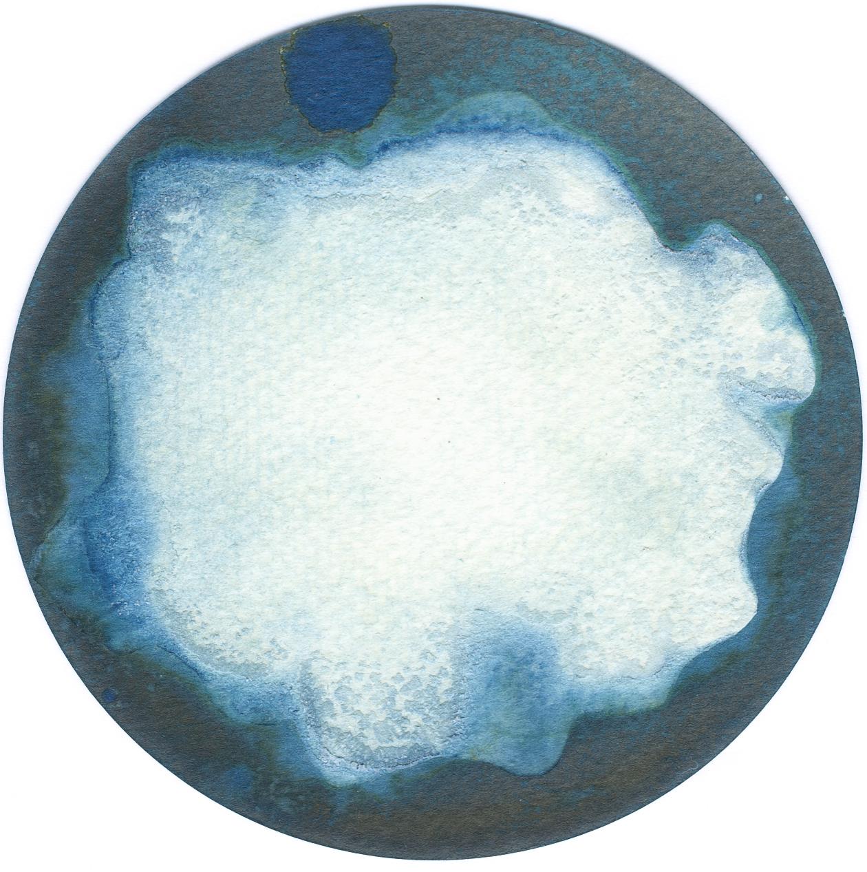 22, 23 und 24. Cyanotypie-Fotografien, montiert in einer hochfesten Glasschale (Abstrakt), Sculpture, von Paola Davila