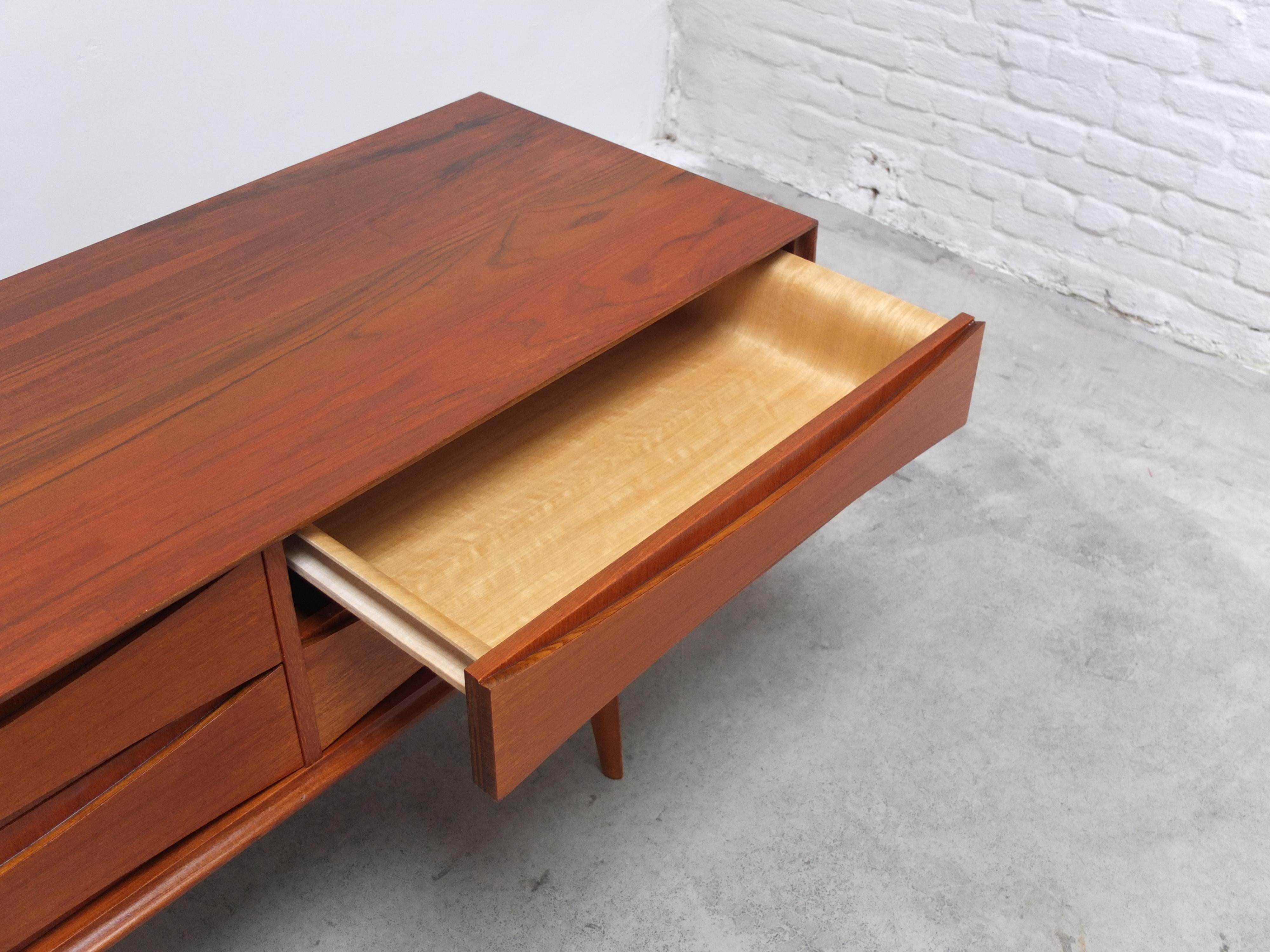 'Paola' Lowboard in Teak by Oswald Vermaercke for V-Form, 1959 For Sale 7