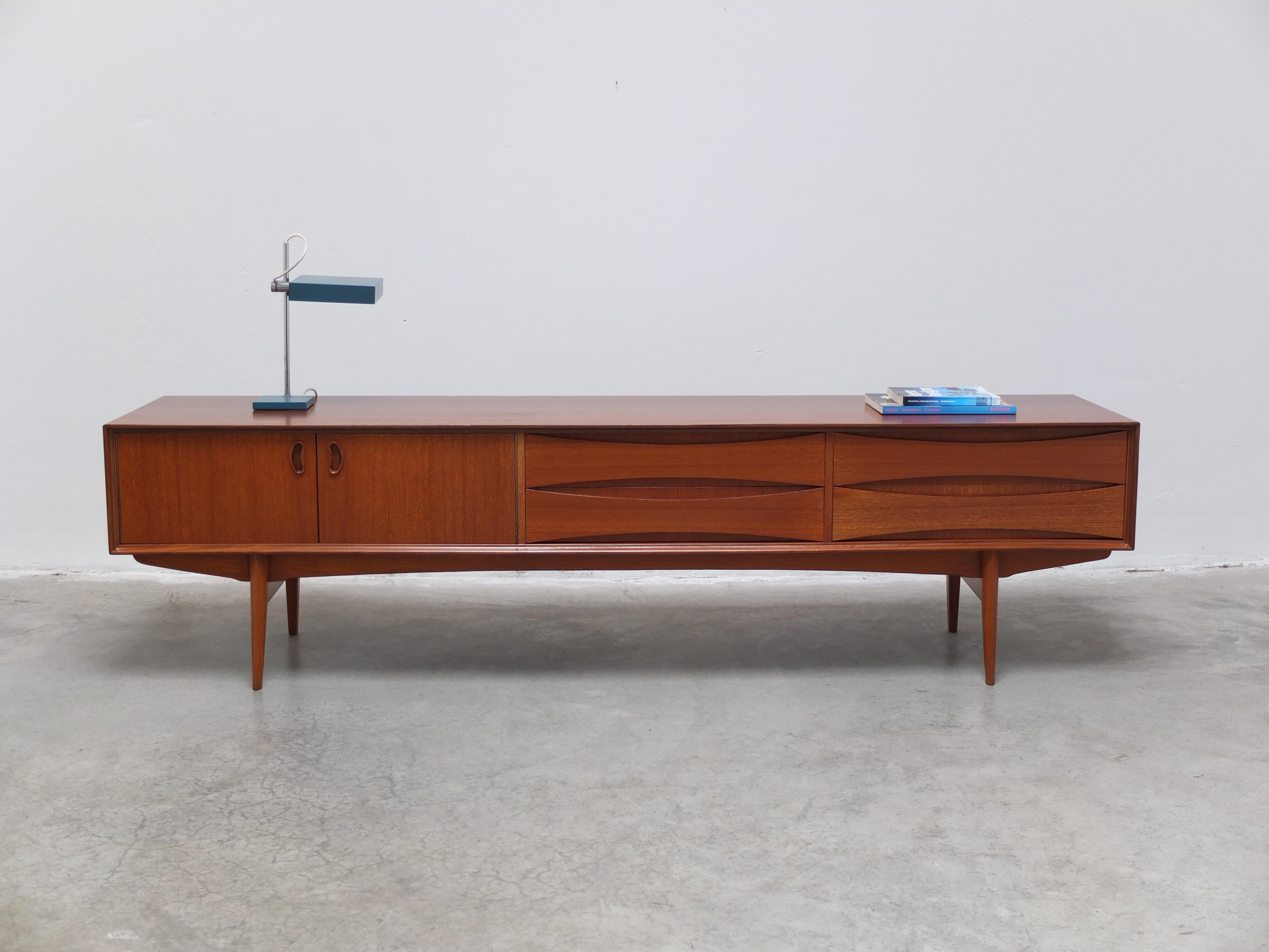 'Paola' Lowboard in Teak by Oswald Vermaercke for V-Form, 1959 For Sale 9