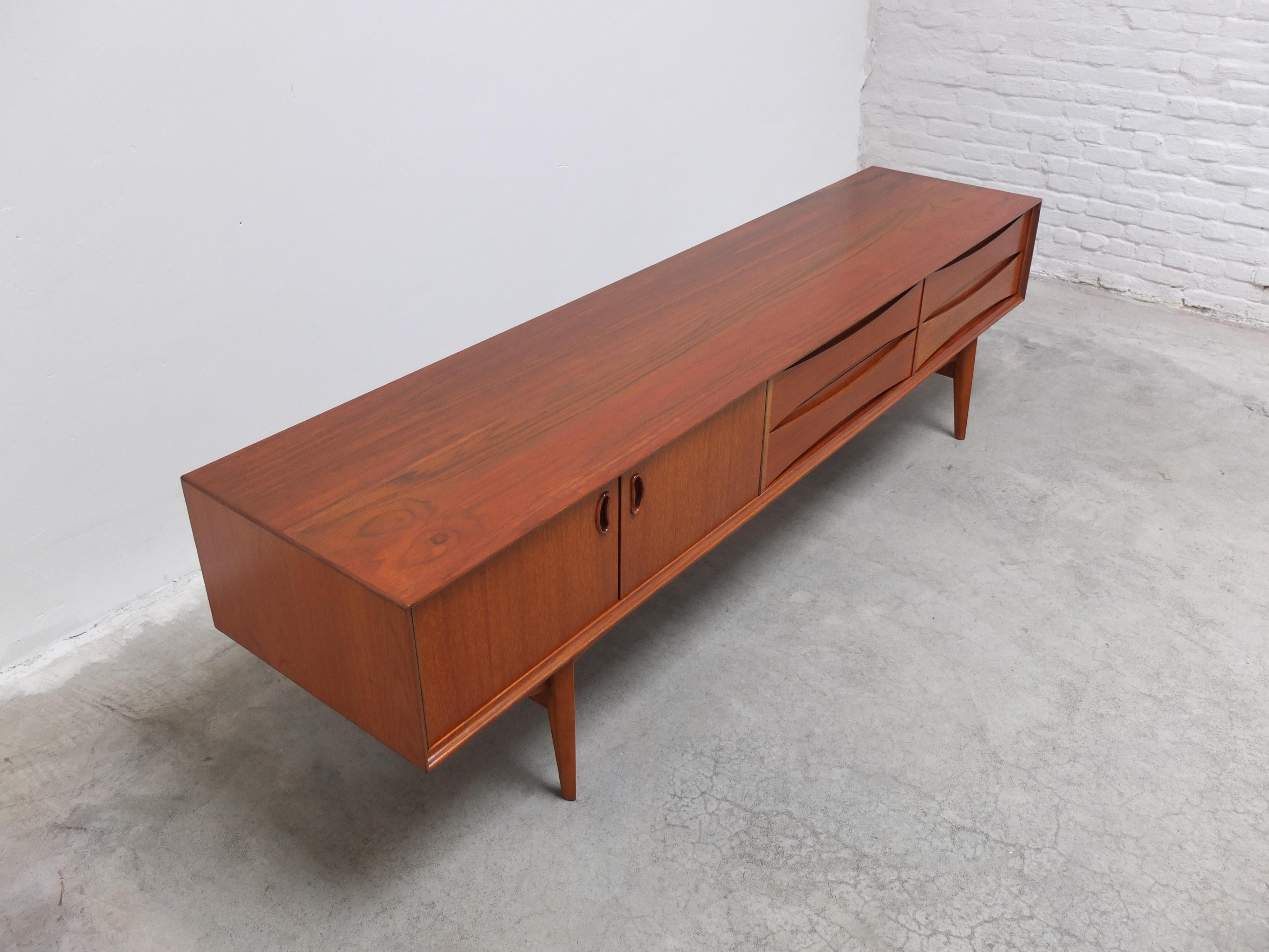 'Paola' Lowboard in Teak by Oswald Vermaercke for V-Form, 1959 For Sale 1