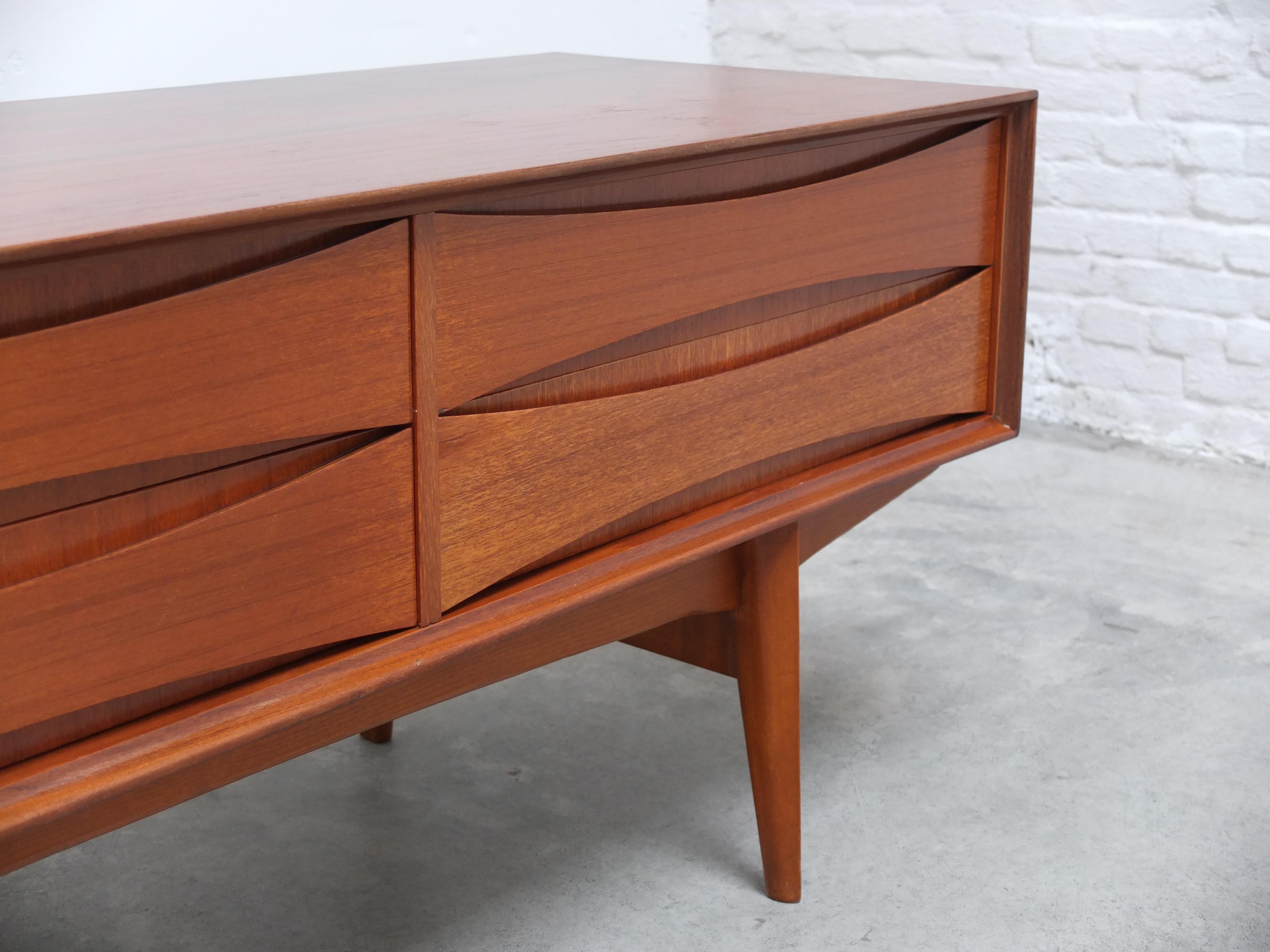 'Paola' Lowboard in Teak by Oswald Vermaercke for V-Form, 1959 For Sale 3