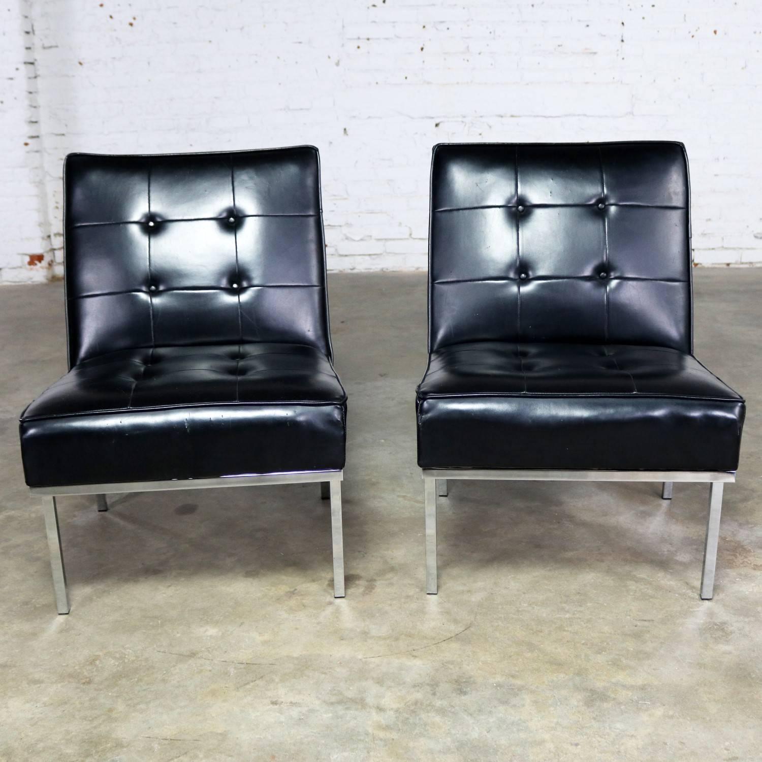 Mid-Century Modern Paoli Chair Co. Chaises pantoufles MCM en chrome Naugahyde noires de style Florence Knoll en vente