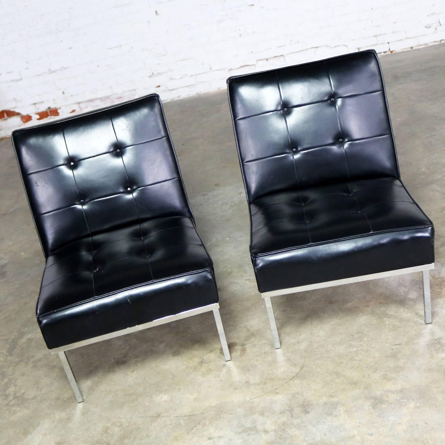 Américain Paoli Chair Co. Chaises pantoufles MCM en chrome Naugahyde noires de style Florence Knoll en vente