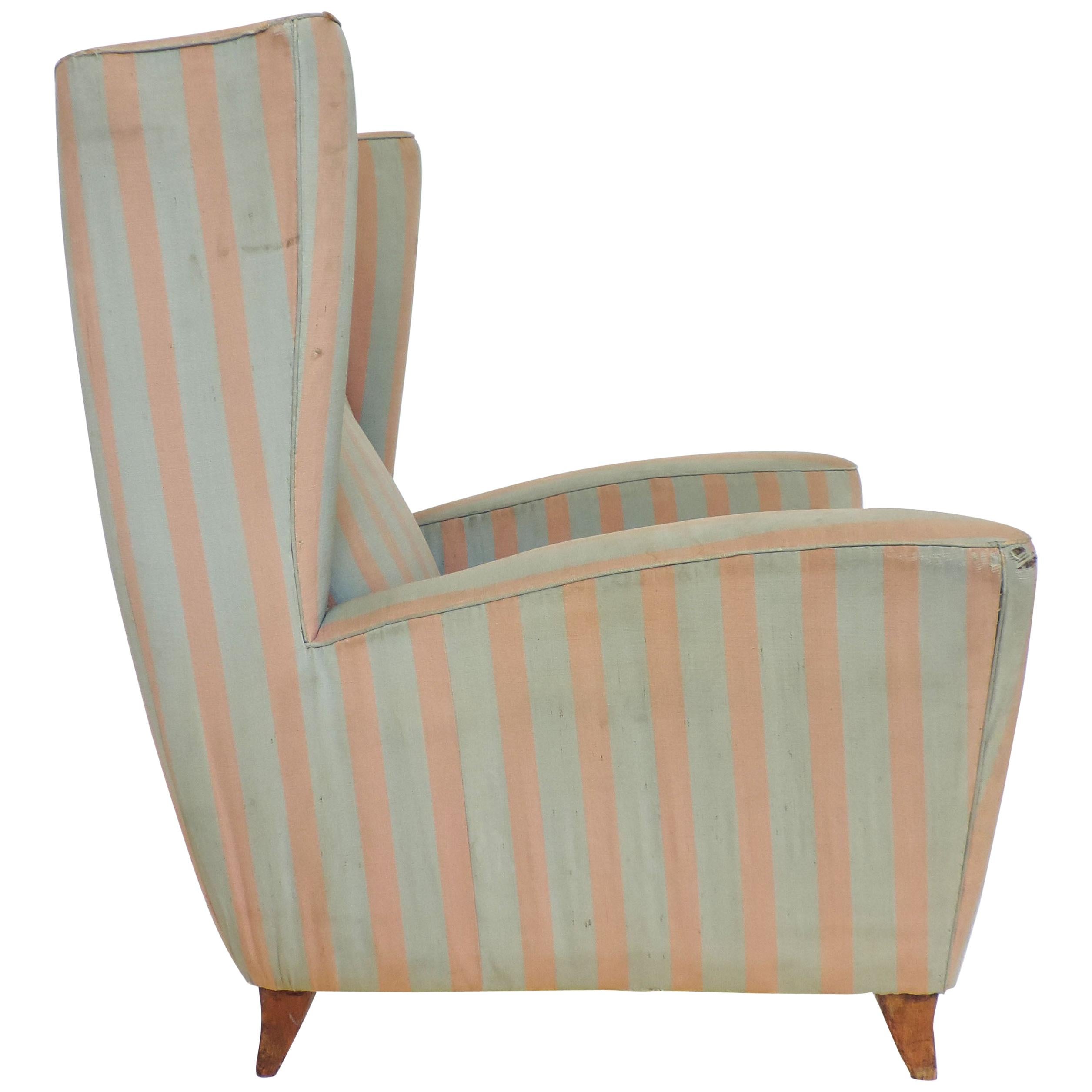 Paolo Buffa Sillón de los años 40 en tela original de rayas rosa y gris claro