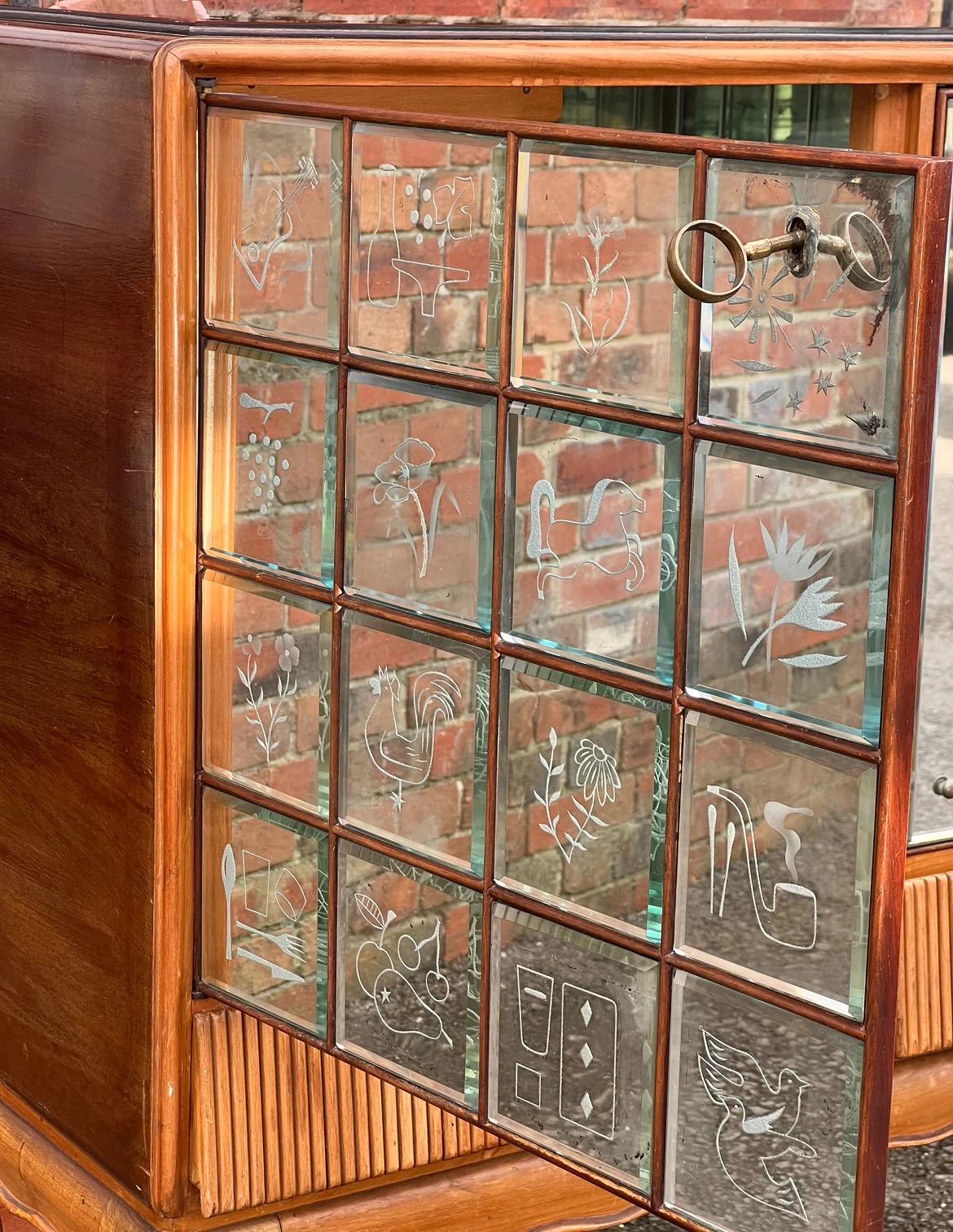 Italian Paolo Buffa 1950s mirrored cocktail cabinet For Sale