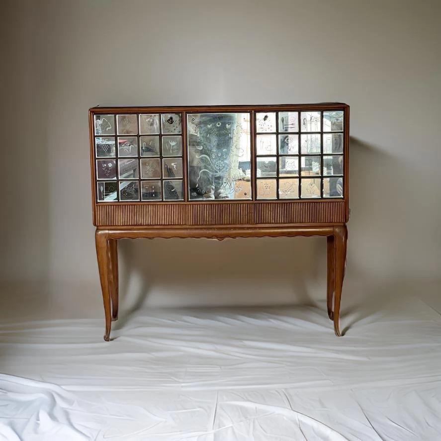20th Century Paolo Buffa 1950s mirrored cocktail cabinet For Sale