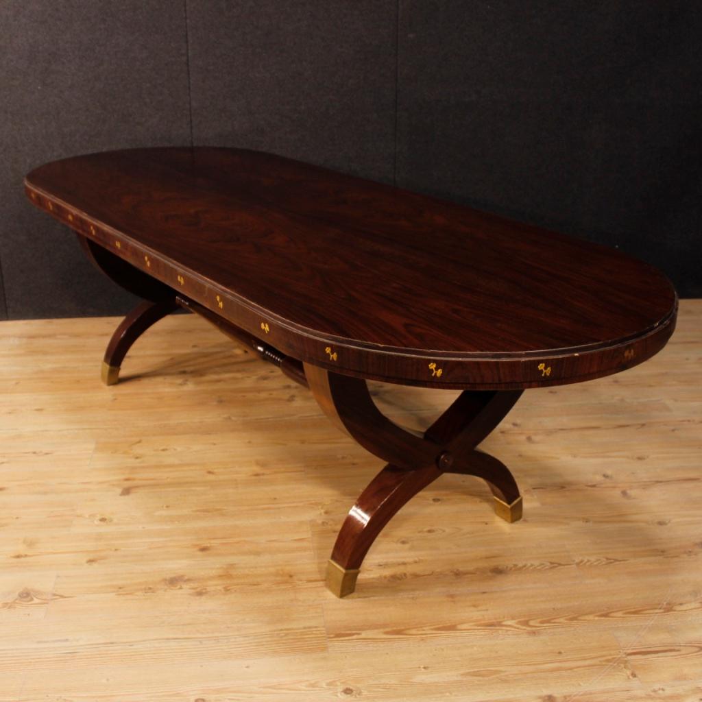 Gilt Paolo Buffa 20th Century Oval Palisander Wood Italian Design Dining Table, 1950