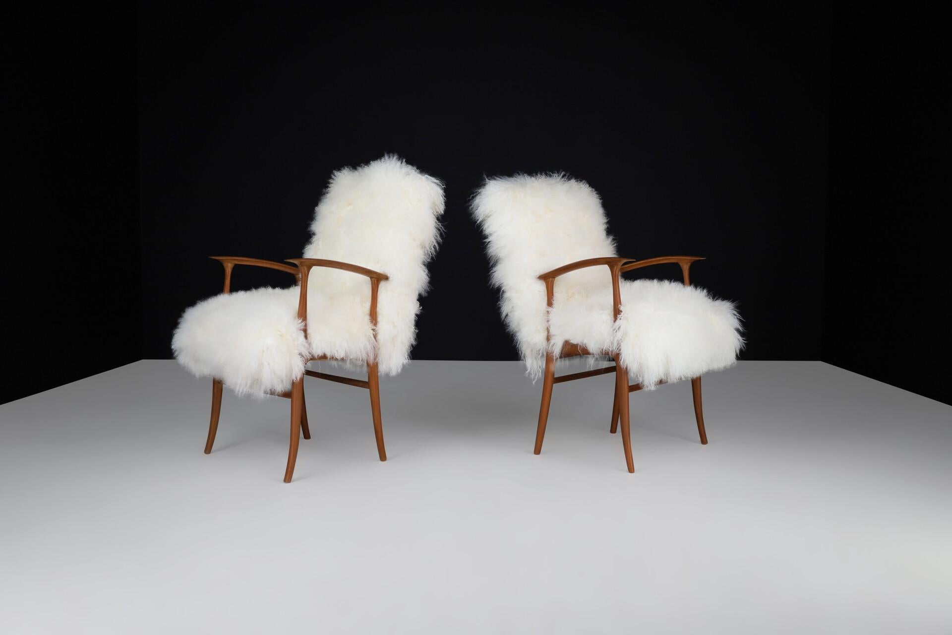 Mid-Century Modern Paolo Buffa Armchairs In Walnut And Tibetan Wool, Italy circa 1950s For Sale