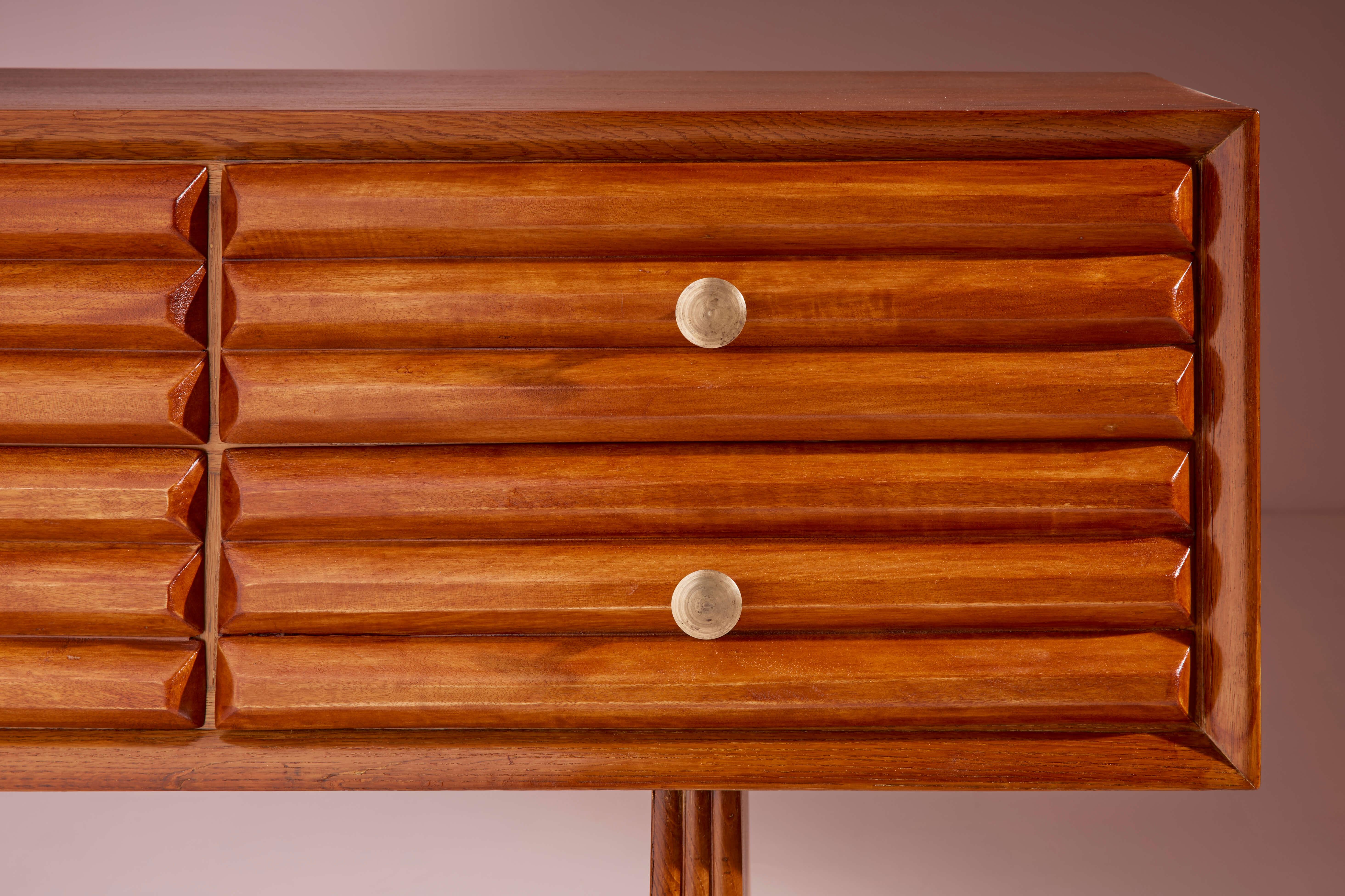 Paolo Buffa ashwood sideboard with brass handles, Italy 1950s For Sale 4