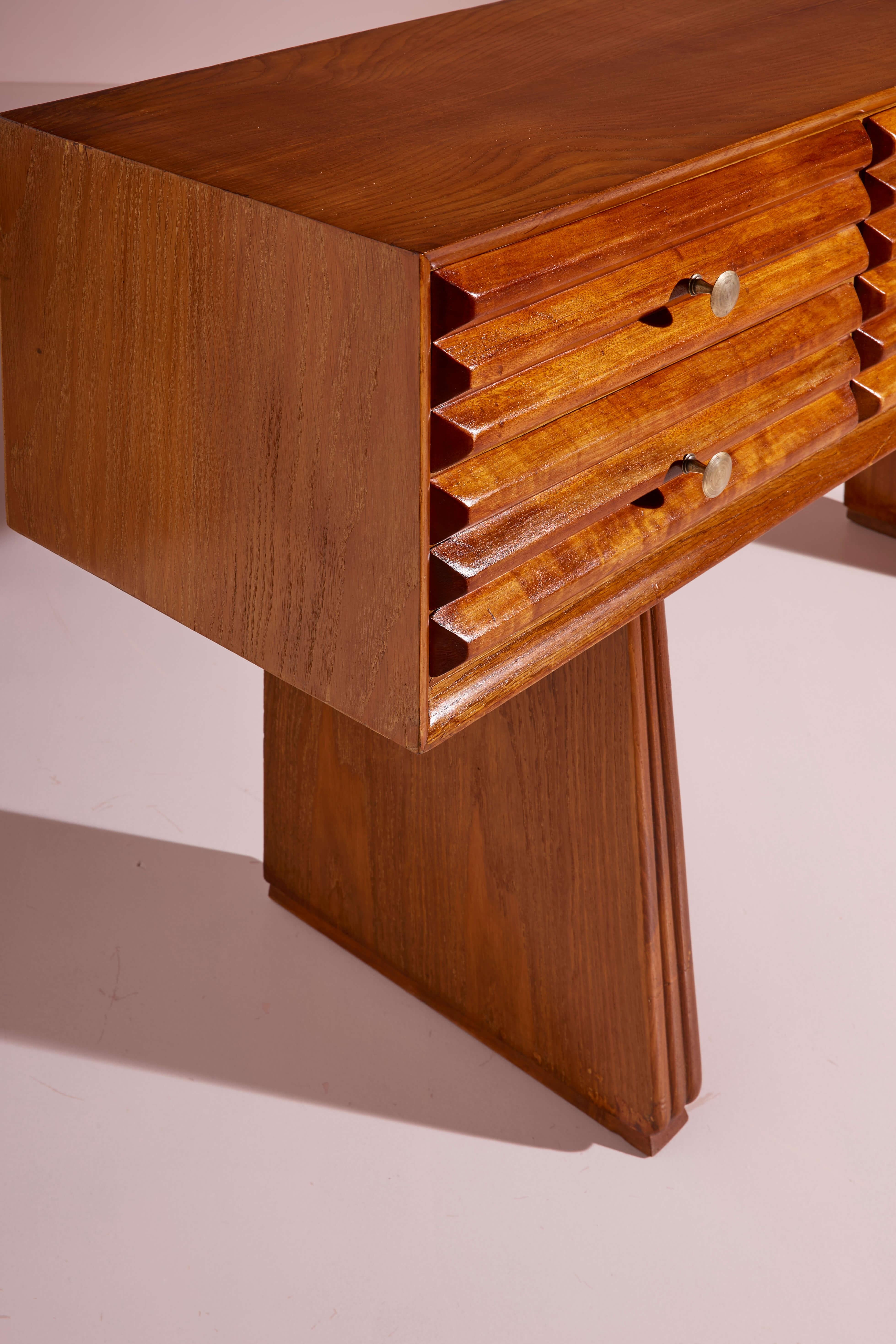 Paolo Buffa ashwood sideboard with brass handles, Italy 1950s For Sale 9