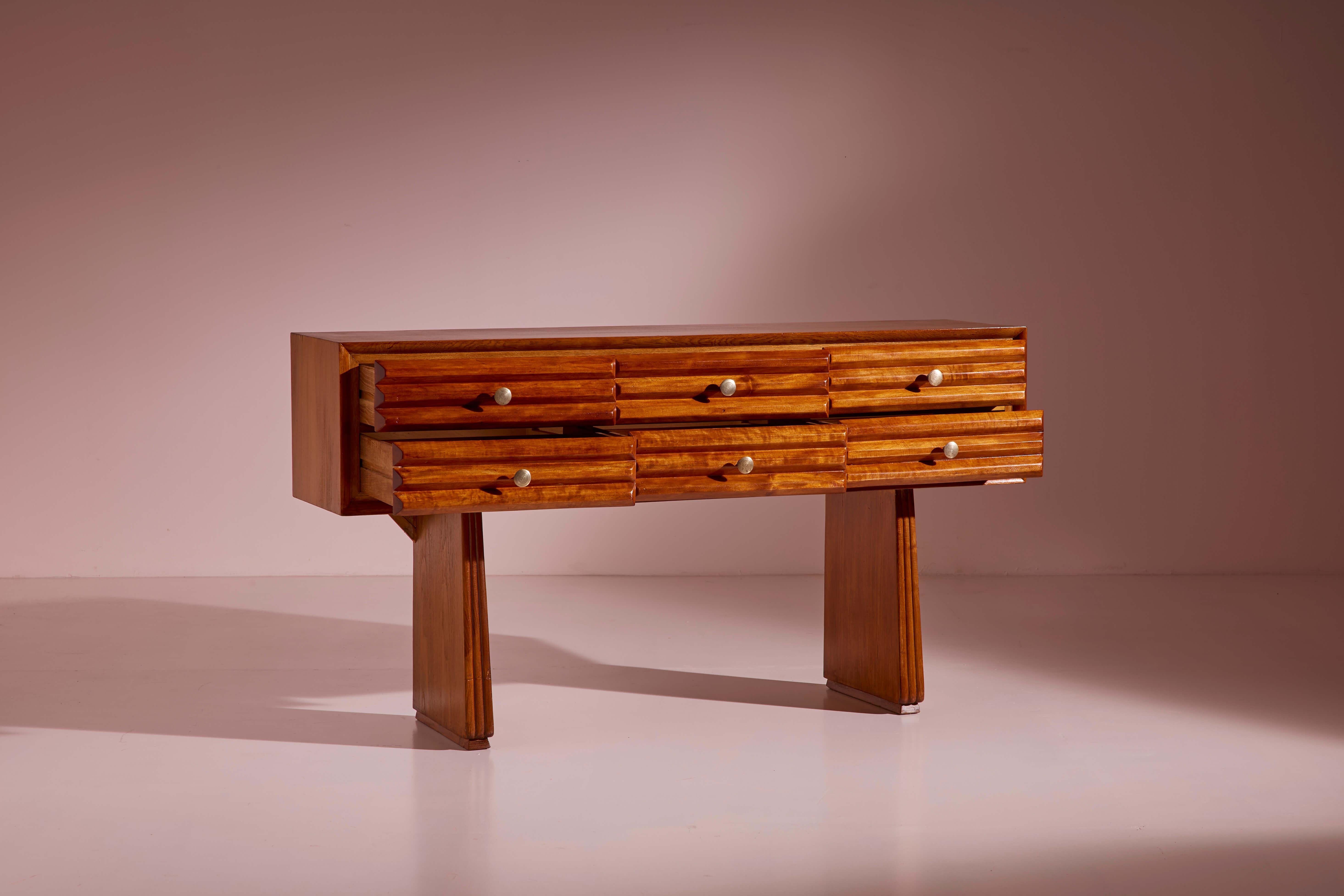 Paolo Buffa ashwood sideboard with brass handles, Italy 1950s For Sale 1