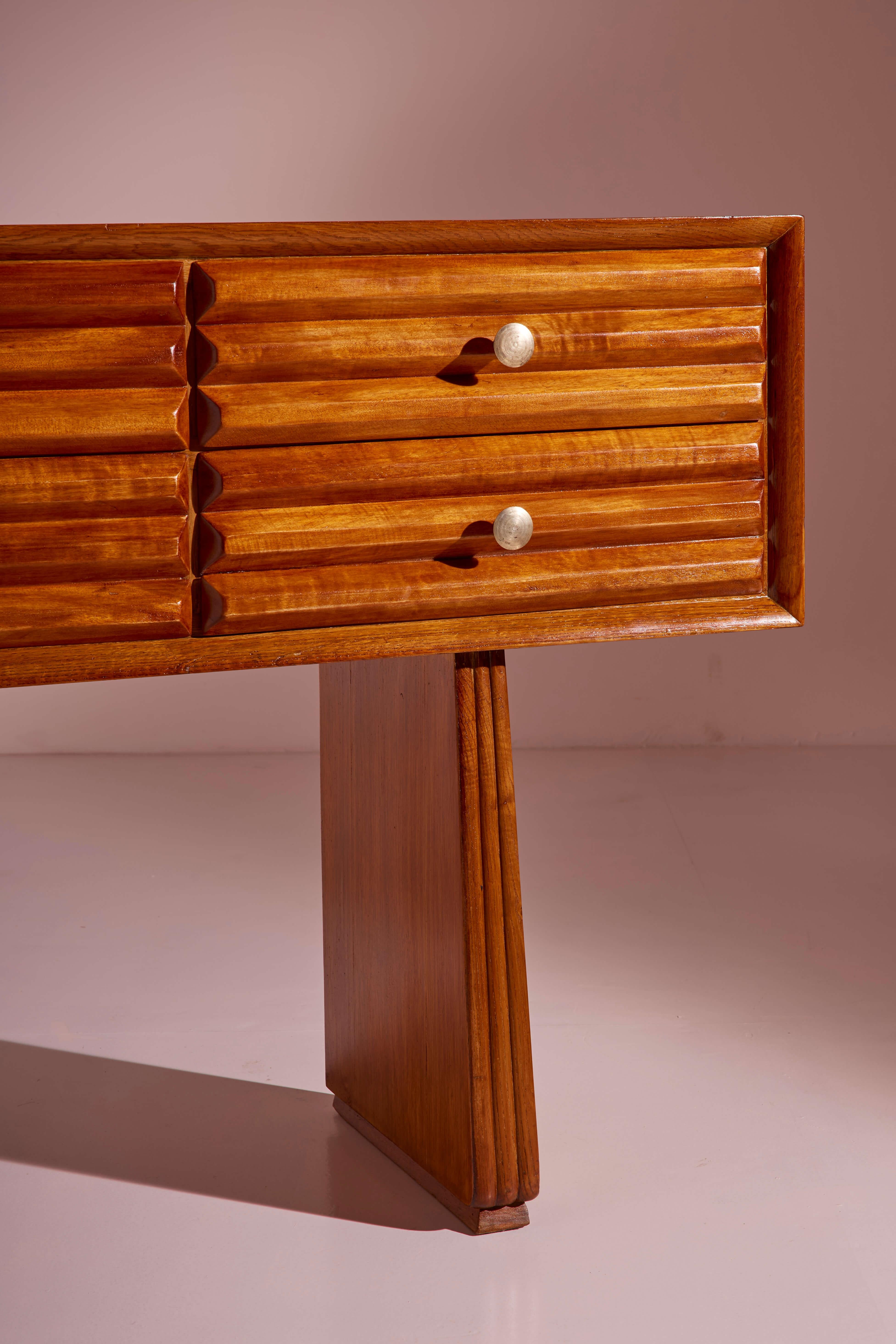 Paolo Buffa ashwood sideboard with brass handles, Italy 1950s For Sale 2