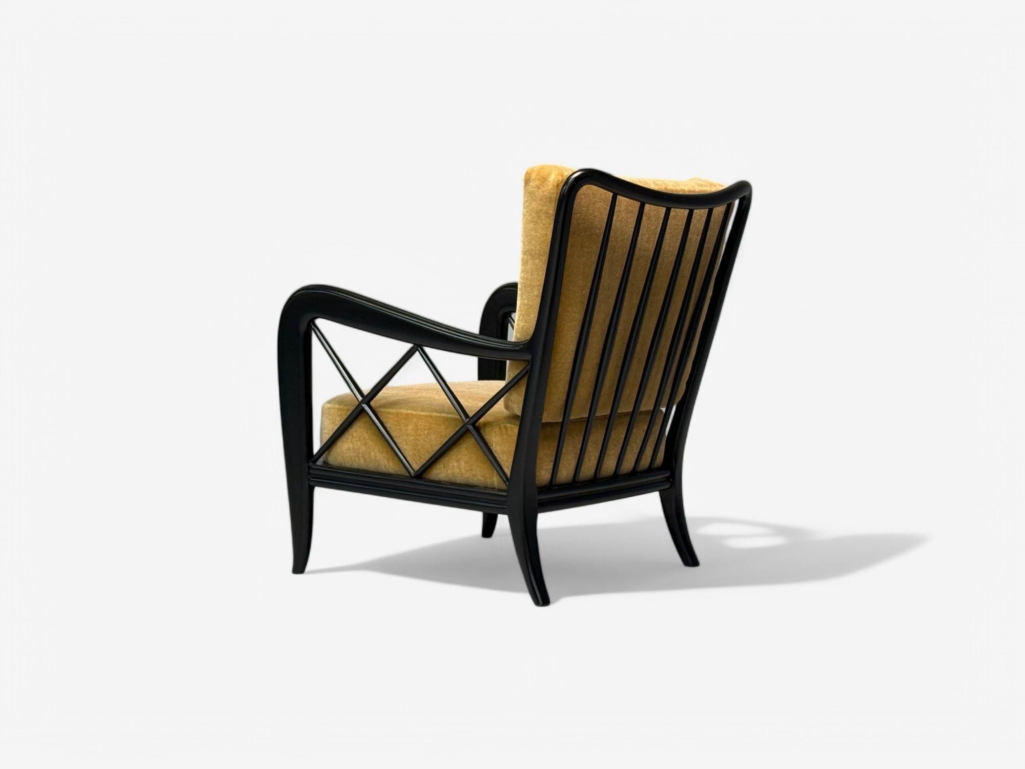 Paolo Buffa attr, Moderna italiana de mediados de siglo, Mohair camel, Sillas de salón, años 40 en Bueno estado para la venta en Manhasset, NY