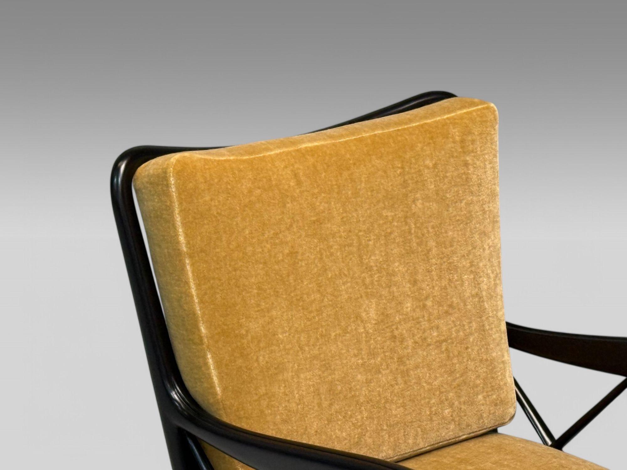 Paolo Buffa attr, Moderna italiana de mediados de siglo, Mohair camel, Sillas de salón, años 40 en venta 1