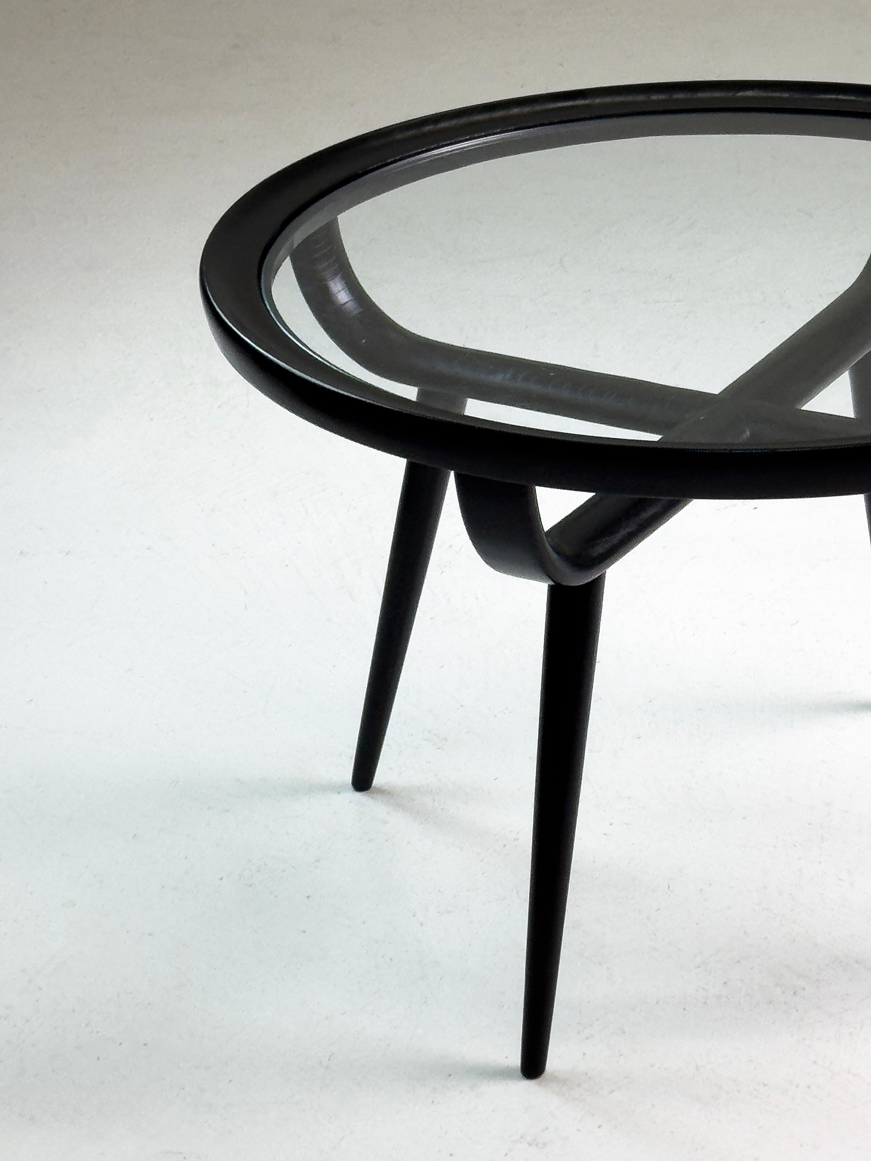 Paolo Buffa (attribué) - Table basse ronde en noyer noir et verre, Italie, 1950- en vente 12