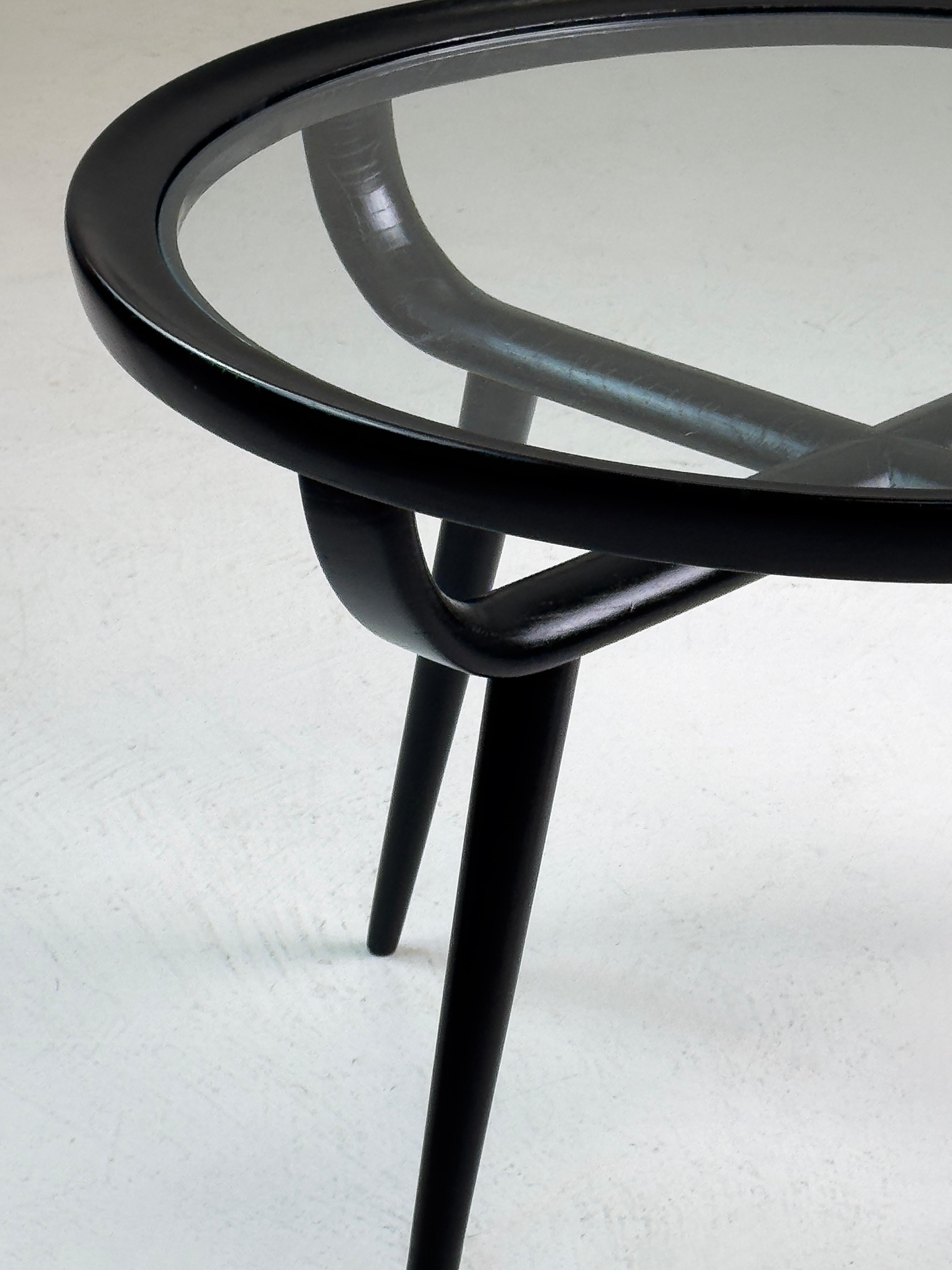 Mid-Century Modern Paolo Buffa (attribué) - Table basse ronde en noyer noir et verre, Italie, 1950- en vente