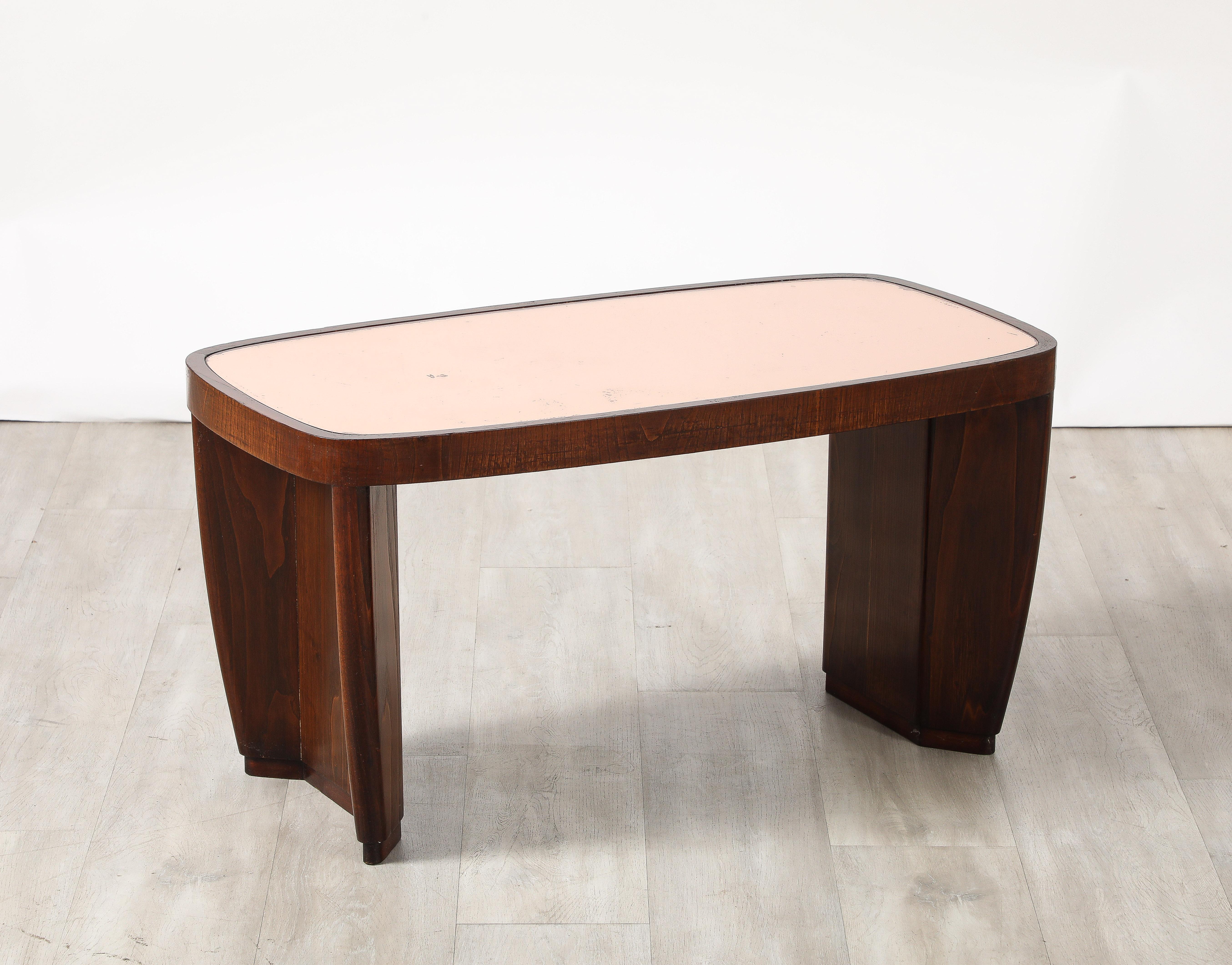 Milieu du XXe siècle Table basse attribuée à Paolo Buffa avec plateau en verre or rose, vers 1930 en vente