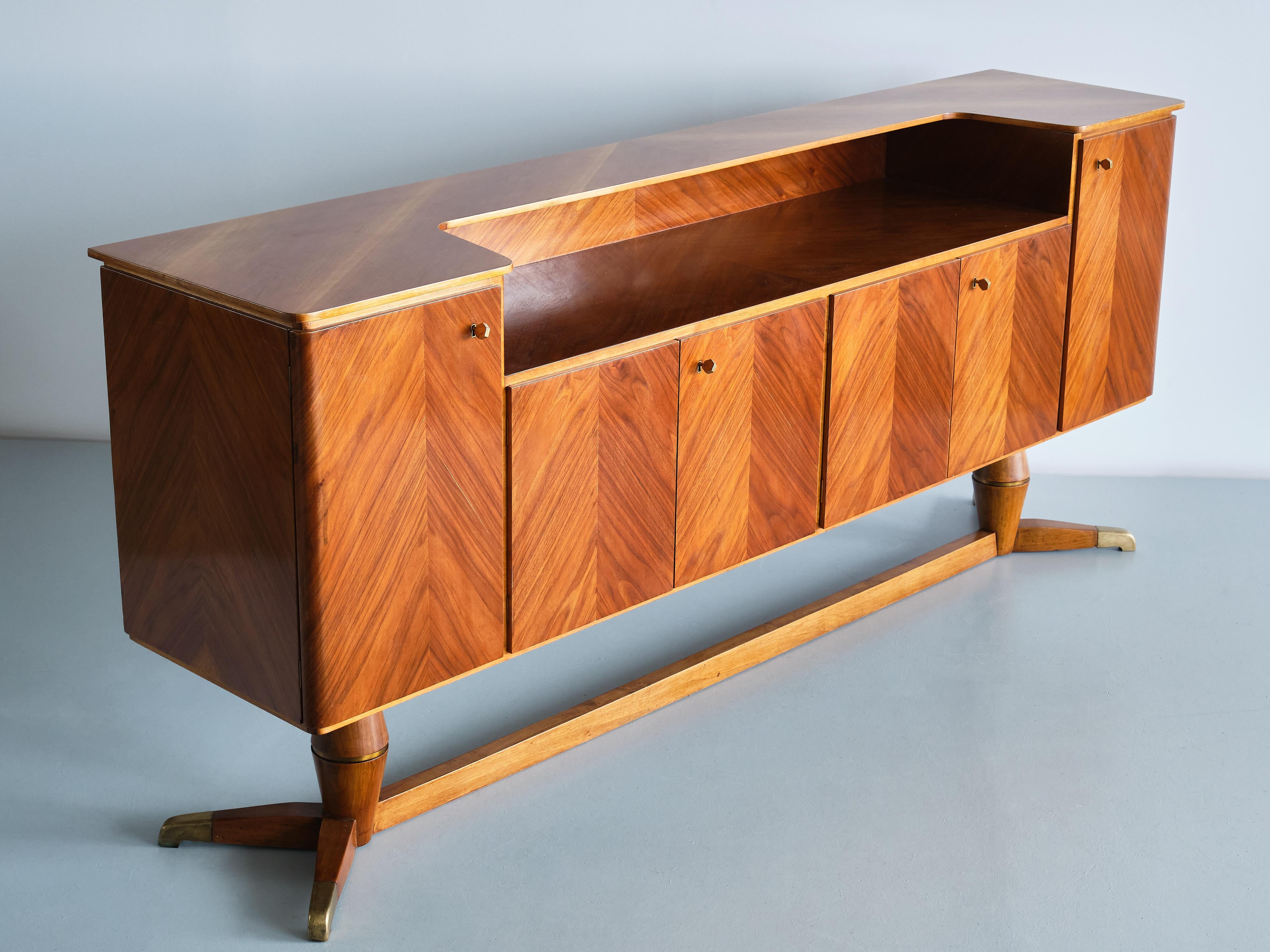 Italian Paolo Buffa Attributed Sideboard in Walnut and Brass, Serafino Arrighi, 1940s For Sale