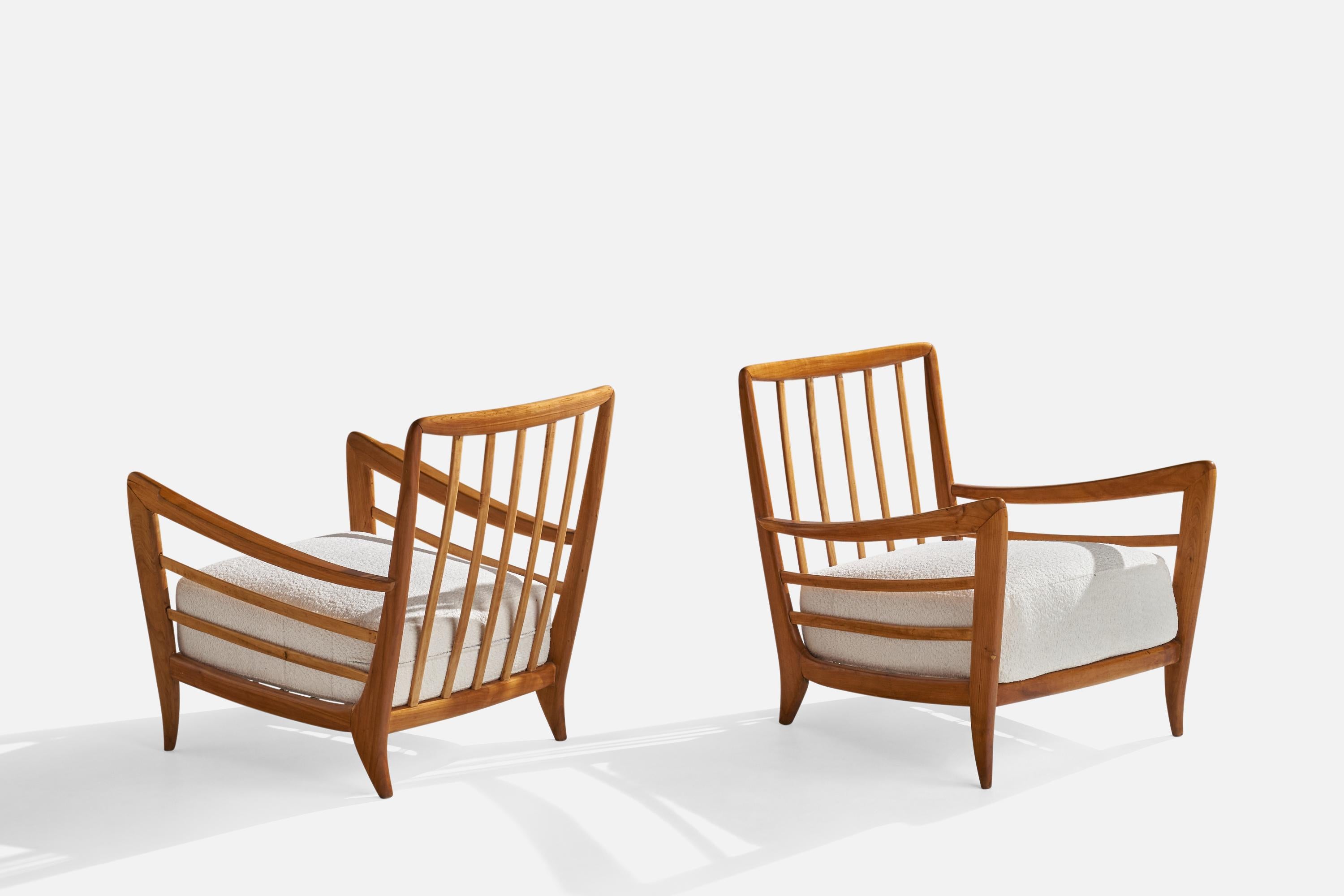 A pair of walnut and white fabric lounge chairs attributed to Paolo Buffa, Italy, 1940s.

Overall Dimensions (inches): 28.875
