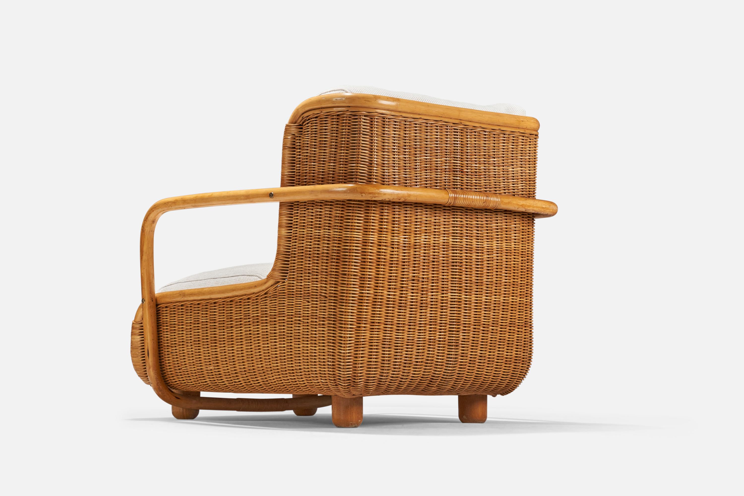 Paolo Buffa Attribution, Lounge Chairs, Wood, Rattan, Fabric, Italy, 1940s In Good Condition In High Point, NC