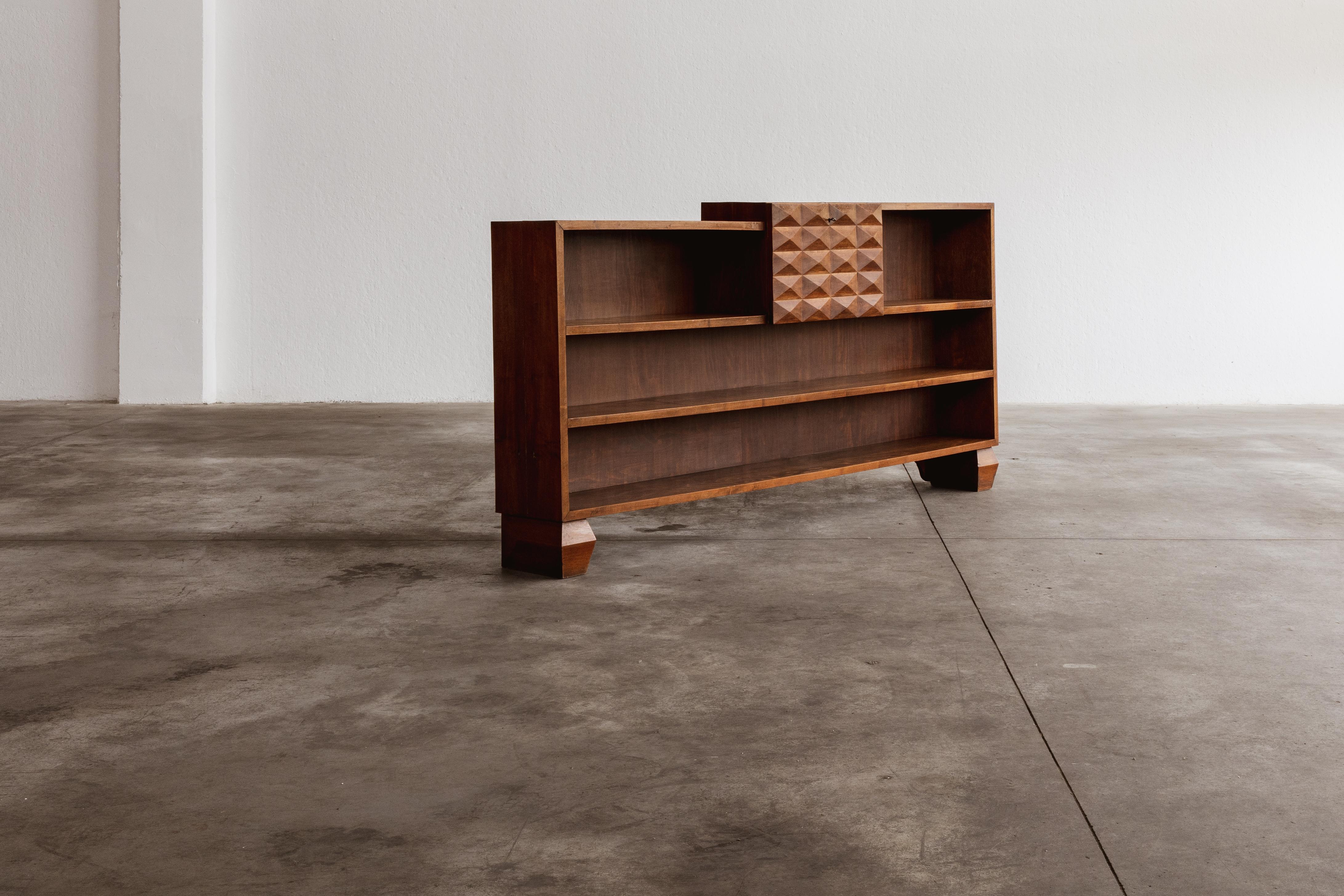 Paolo Buffa Buffet for Serafino Arrighi, wood, Italy, 1952.

Designed by Paolo Buffa in 1952 for Serafino Arrighi, this buffet exemplifies the designer’s refined approach to mid-century Italian furniture, where functional clarity meets elegant