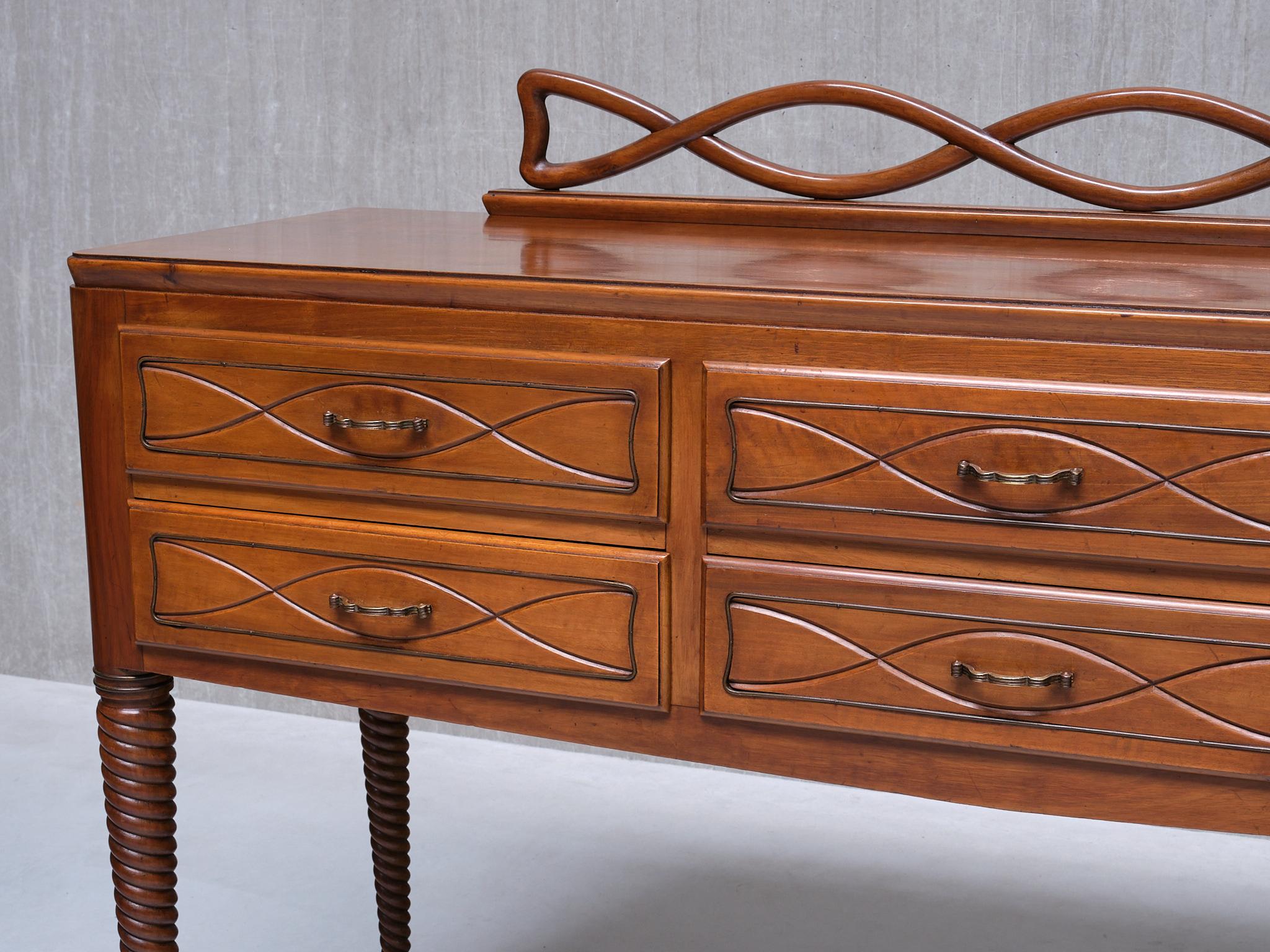 Italiano Paolo Buffa Buffet / Credenza in noce e ottone, Mario Quarti, Milano, anni '40 in vendita