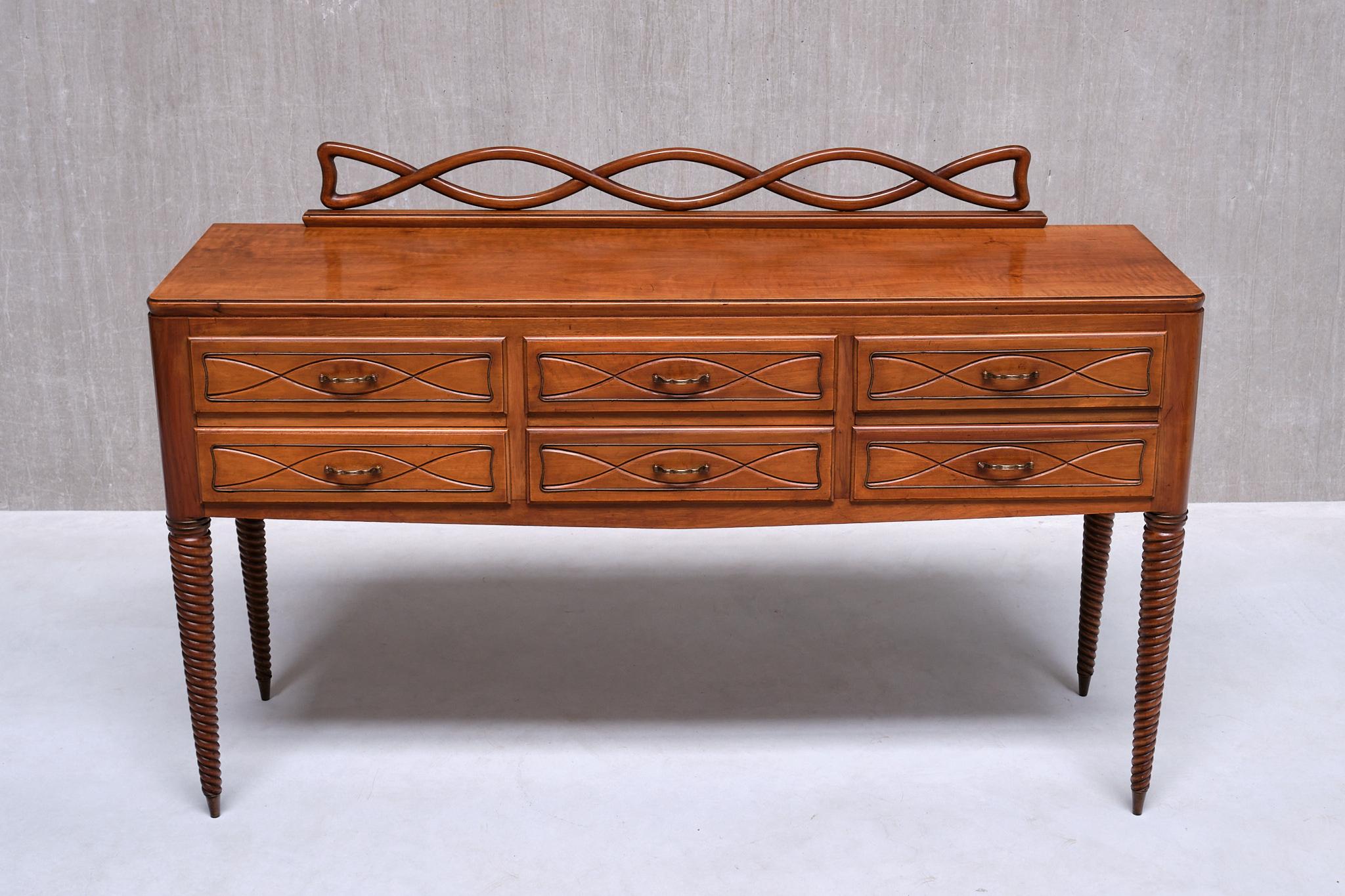 Paolo Buffa Buffet / Credenza in noce e ottone, Mario Quarti, Milano, anni '40 In condizioni buone in vendita a The Hague, NL