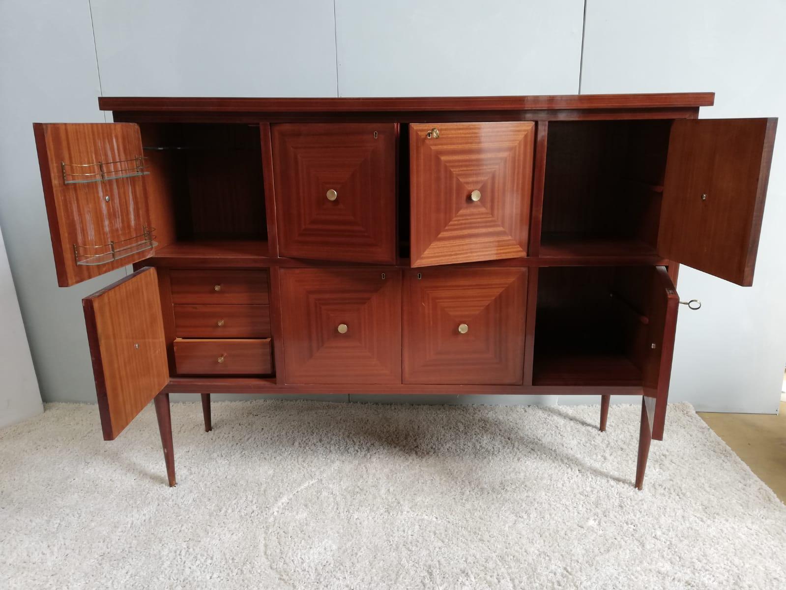 Paolo Buffa attributed cabinet in mahogany Mid-Century Modern Italy 1950s from La Permanente Mobili Cantu.