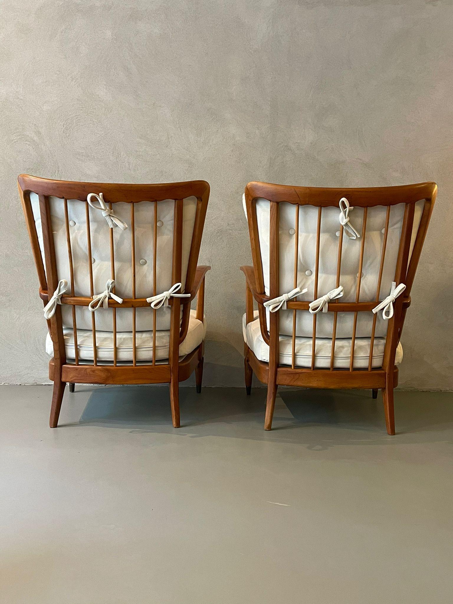 Mid-Century Modern Paolo Buffa Cantù Pair of Armchairs Cherry Wood White Backrest, Italy, 1950
