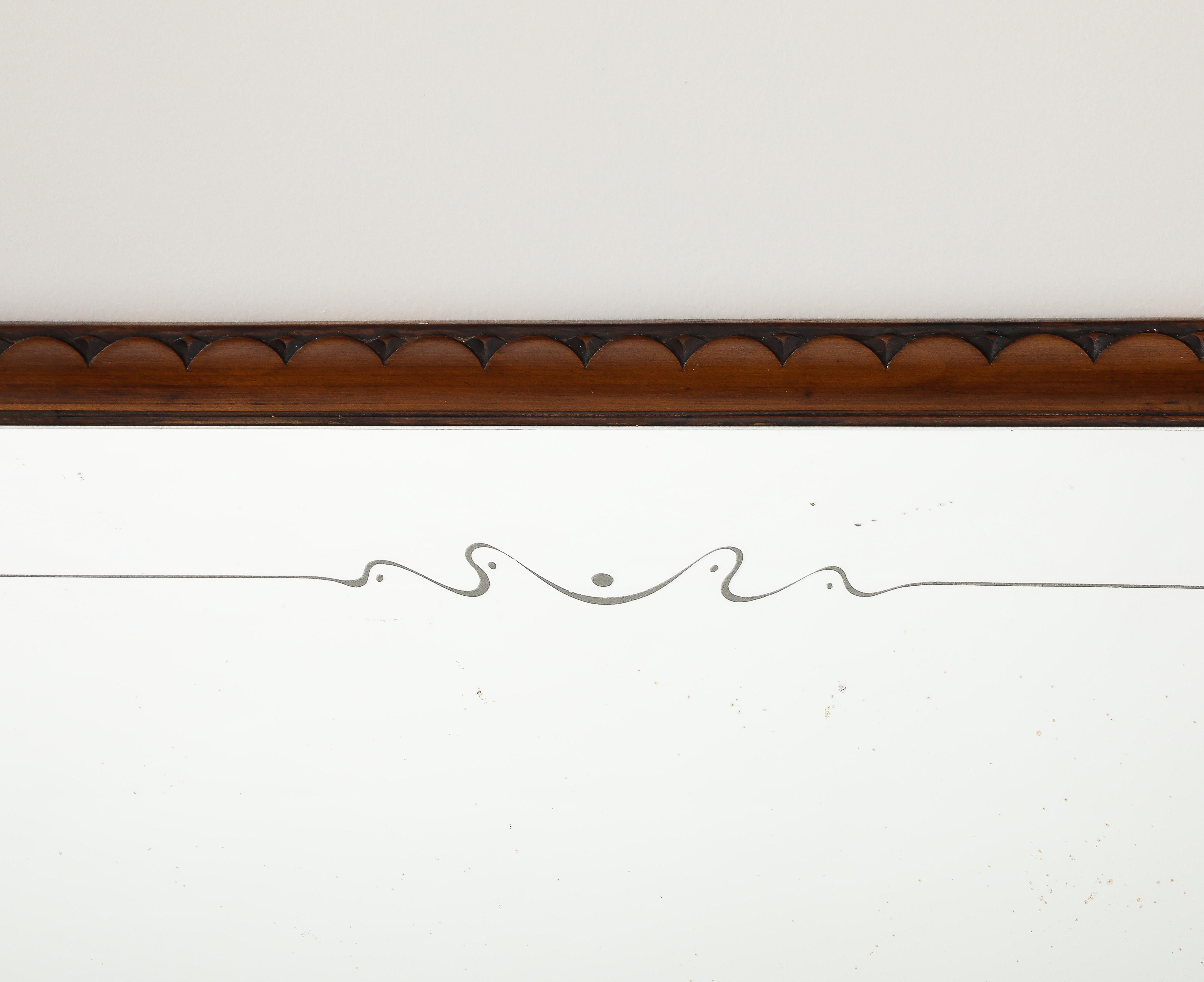Espejo de pared Paolo Buffa de nogal tallado, hacia 1940 en Bueno estado para la venta en New York, NY