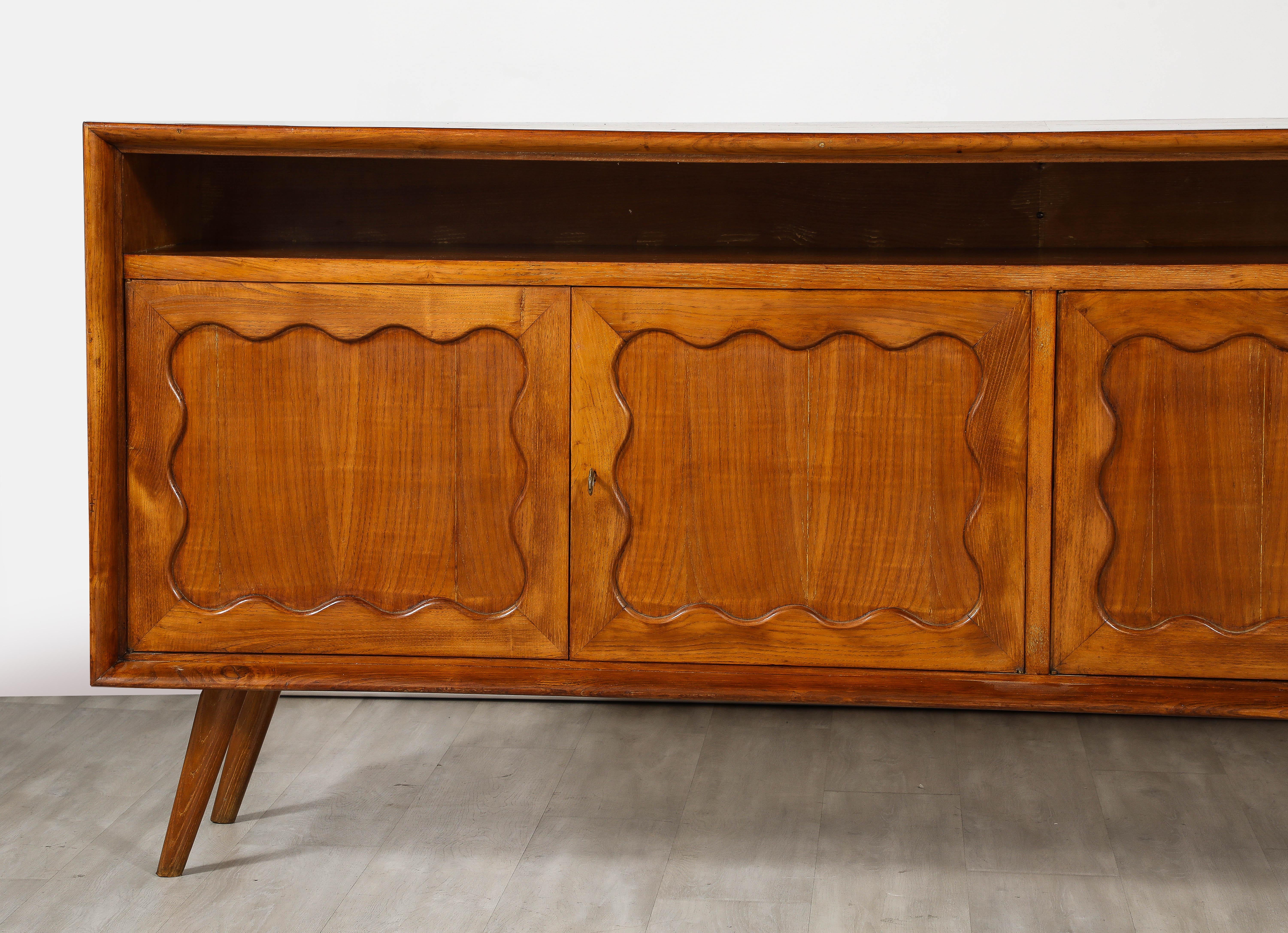 Paolo Buffa Carved Wood Sideboard / Credenza, Italy, circa 1950  For Sale 3