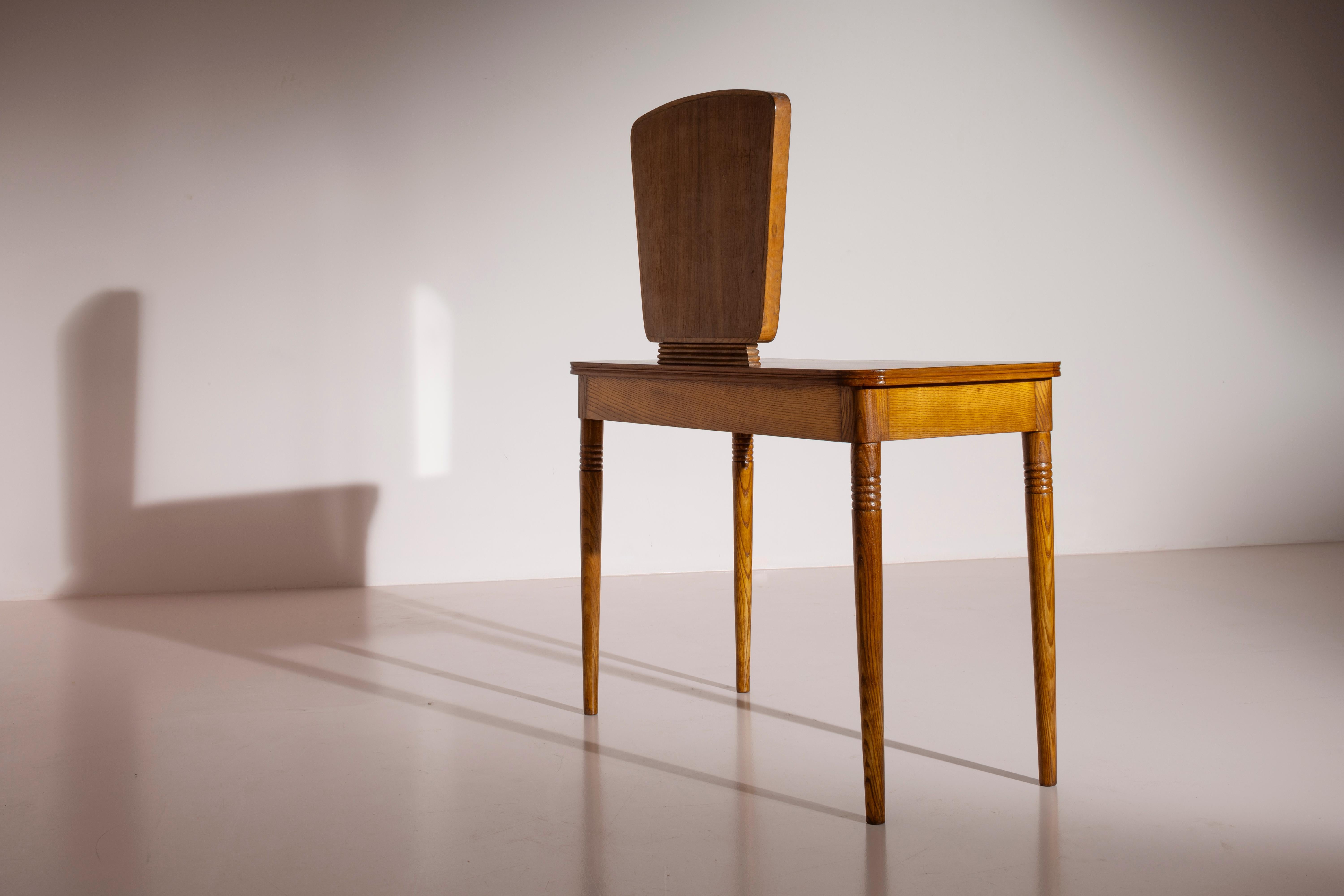 Mid-Century Modern Paolo Buffa Chestnut vanity table with drawers and mirror by Valzania Italy 1938
