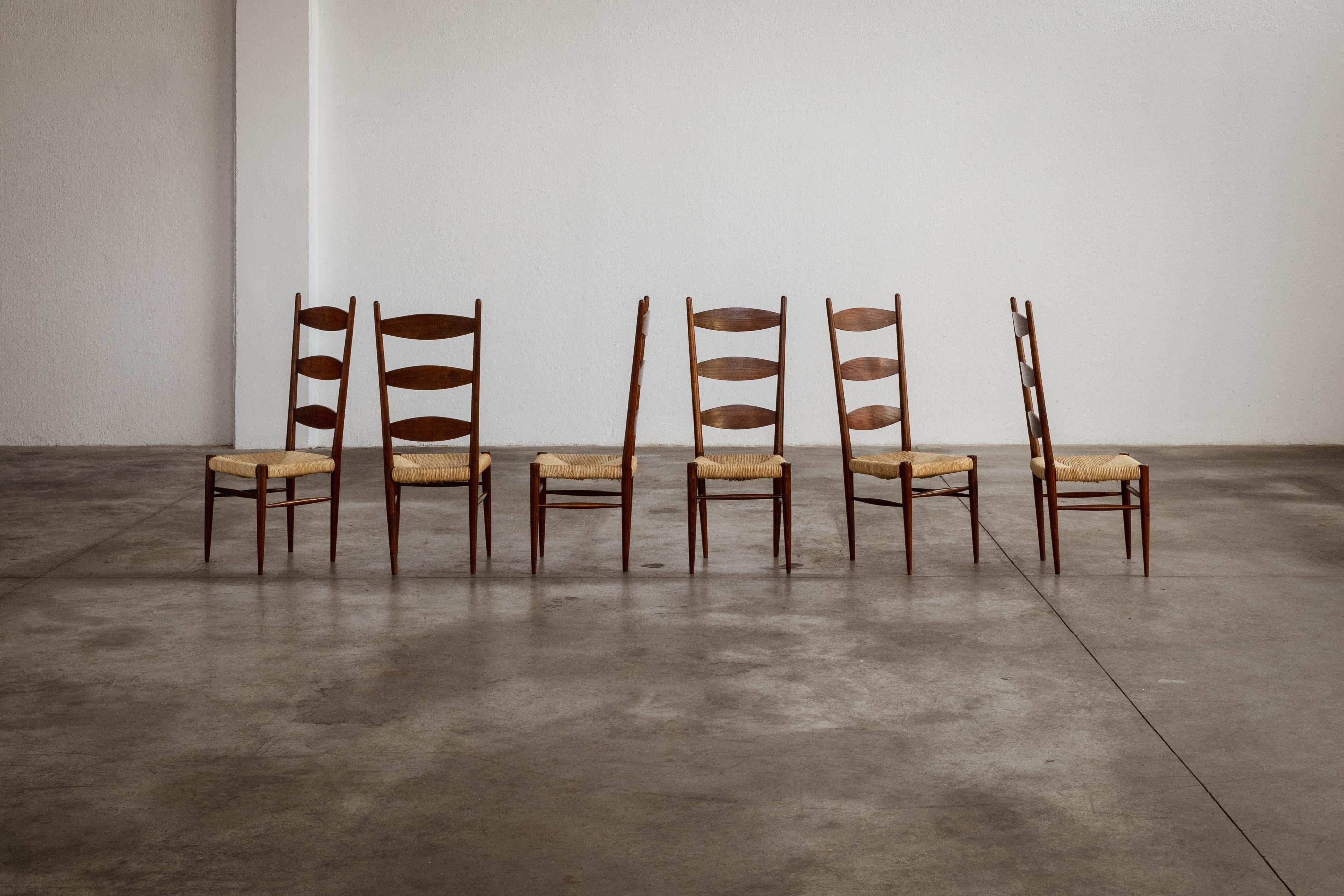 Chaises à manger Paolo Buffa Chiavarine pour Galdino Maspero, bois et paille, Italie, 1948, ensemble de six.

Paolo Buffa, célèbre architecte et designer du mouvement italien du milieu du siècle, a conçu cet ensemble unique de dix chaises de salle à