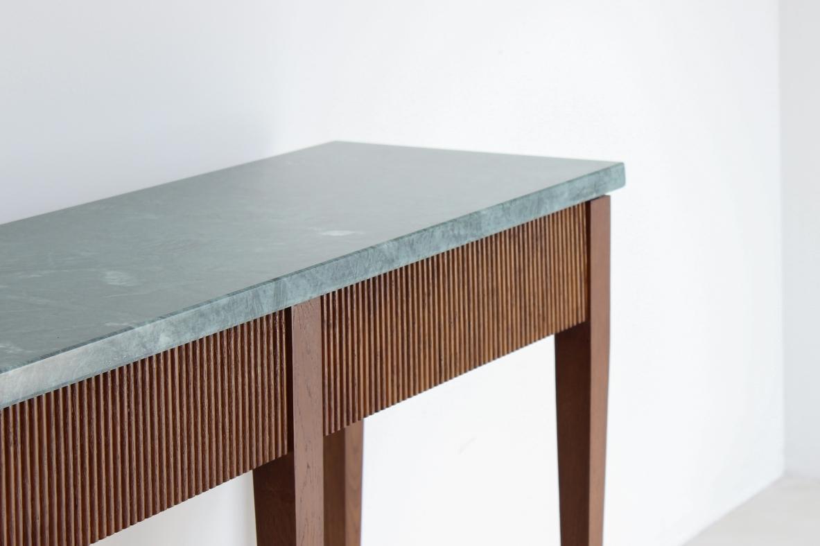 Mid-Century Modern Paolo Buffa Console Table in Grinded Oak with a Beautiful Marble Top