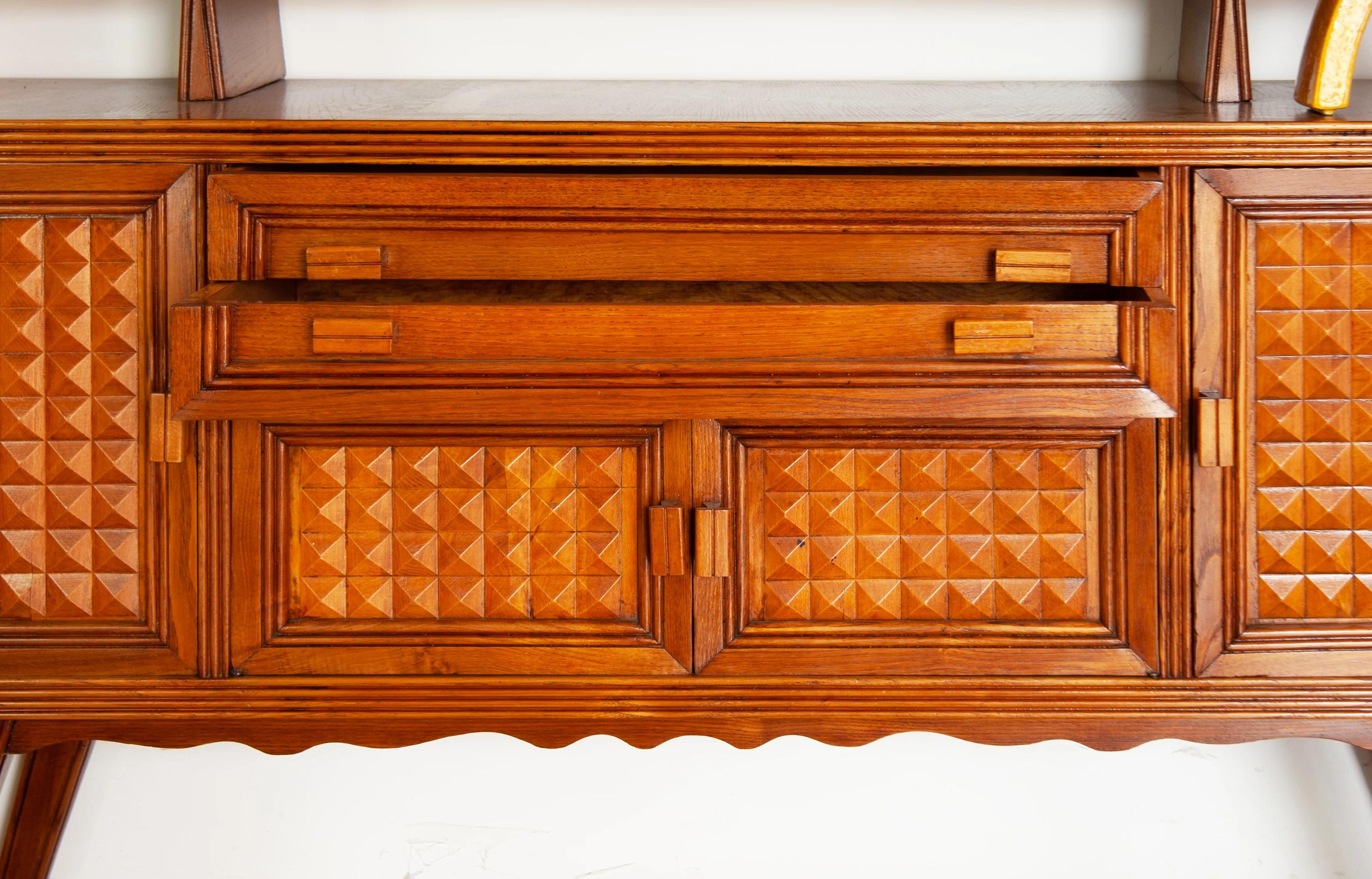 credenza meaning