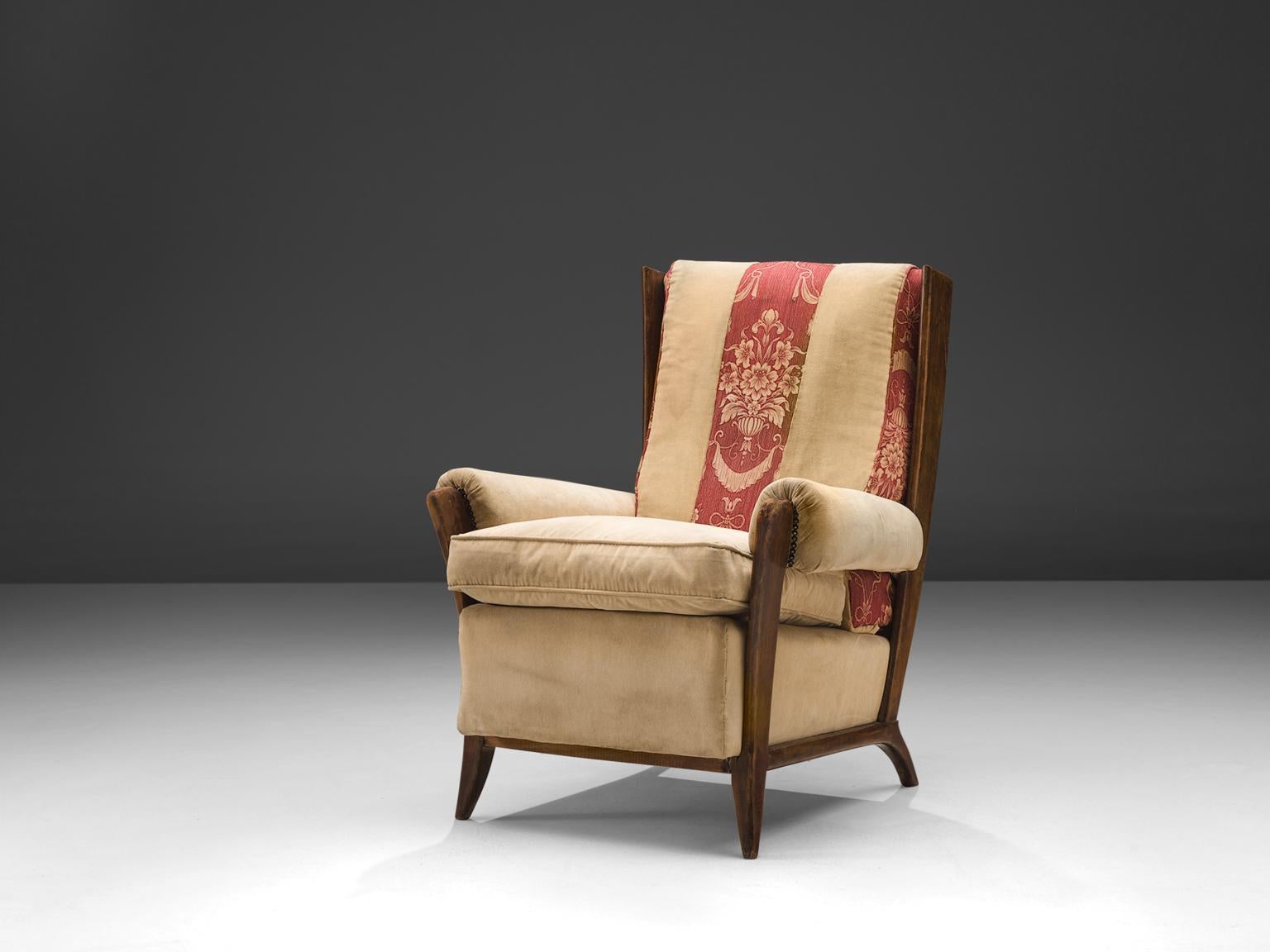 Paolo Buffa, easy chair, wood and beige red fabric, Italy, 1950s 

This easy chair is made of wood and fabric. The aesthetics of this chair is natural, classic and robust. The set features strong features that are quintessential for Buffa, namely