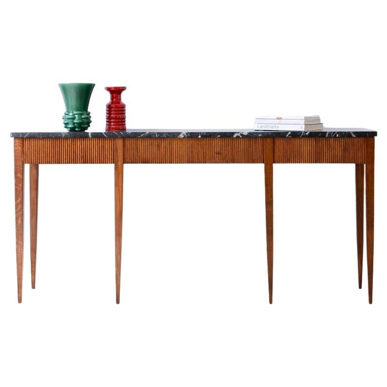 Paolo Buffa, elegant console table in reeded Oak with a beautiful marble top.