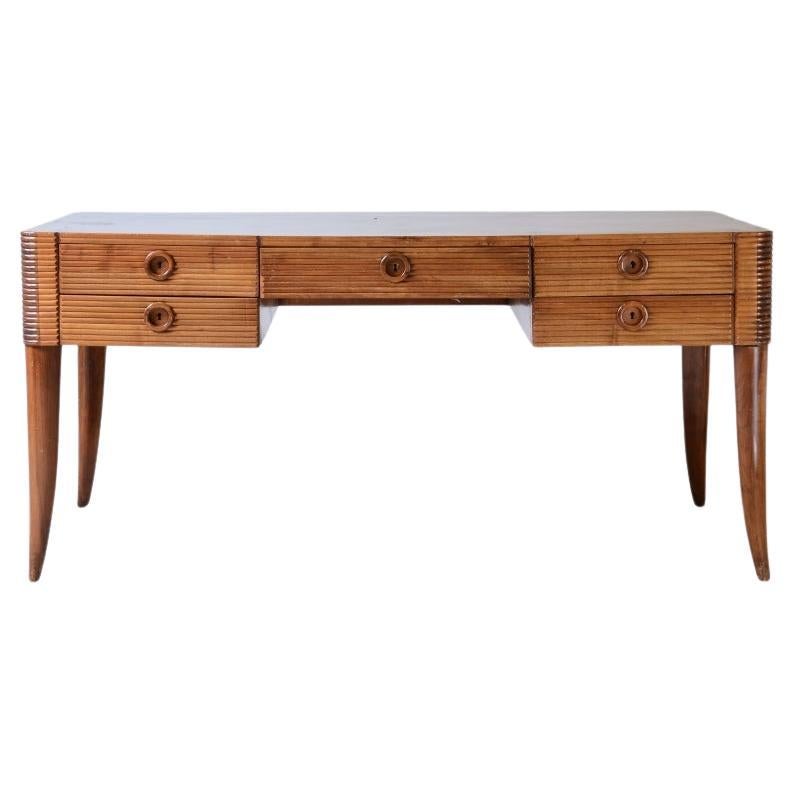 Paolo Buffa, elegante scrivania in legno con cinque cassetti e legno tornito in vendita