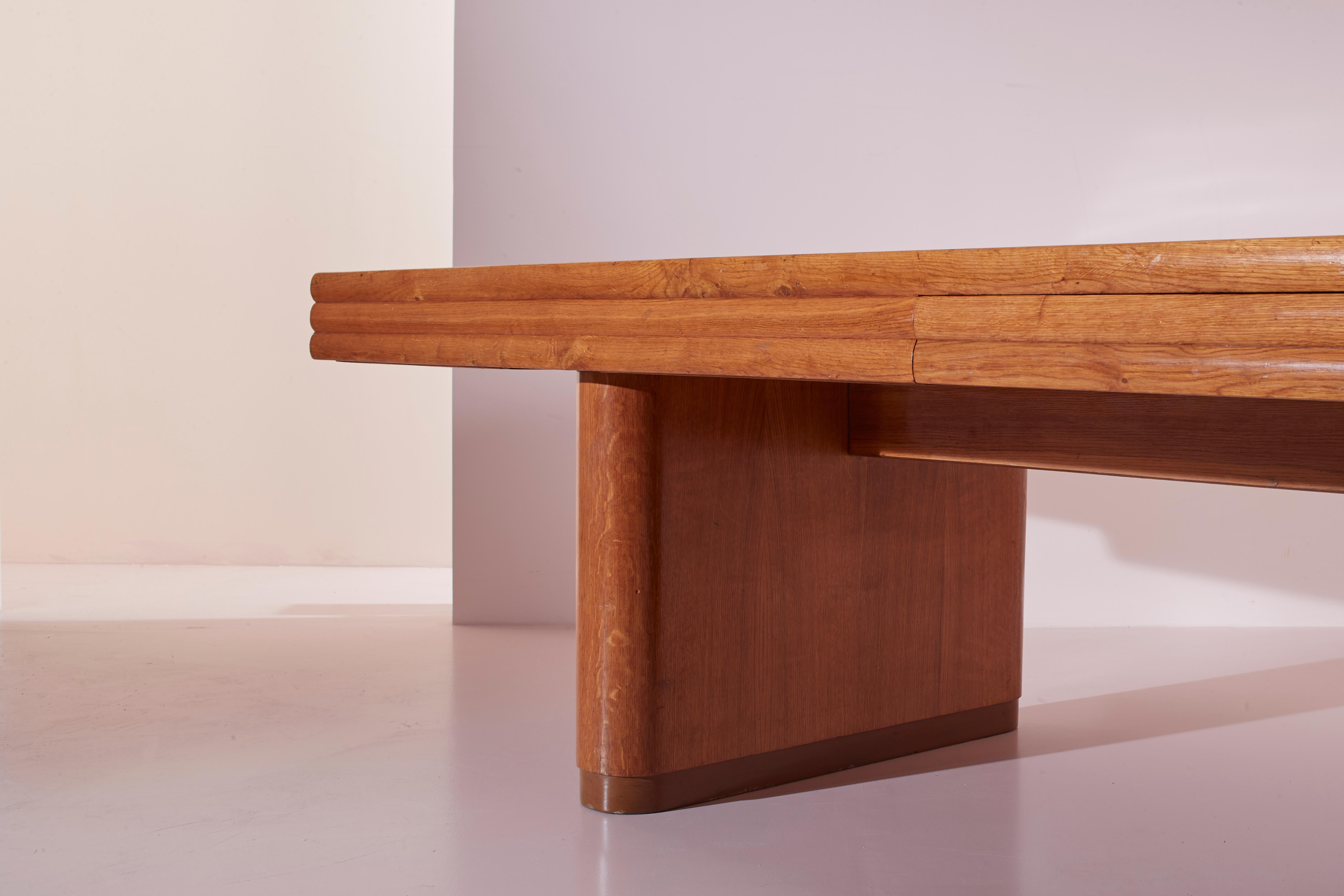 Paolo Buffa grand dining/conference table made of oak, Italy, 1940s For Sale 4