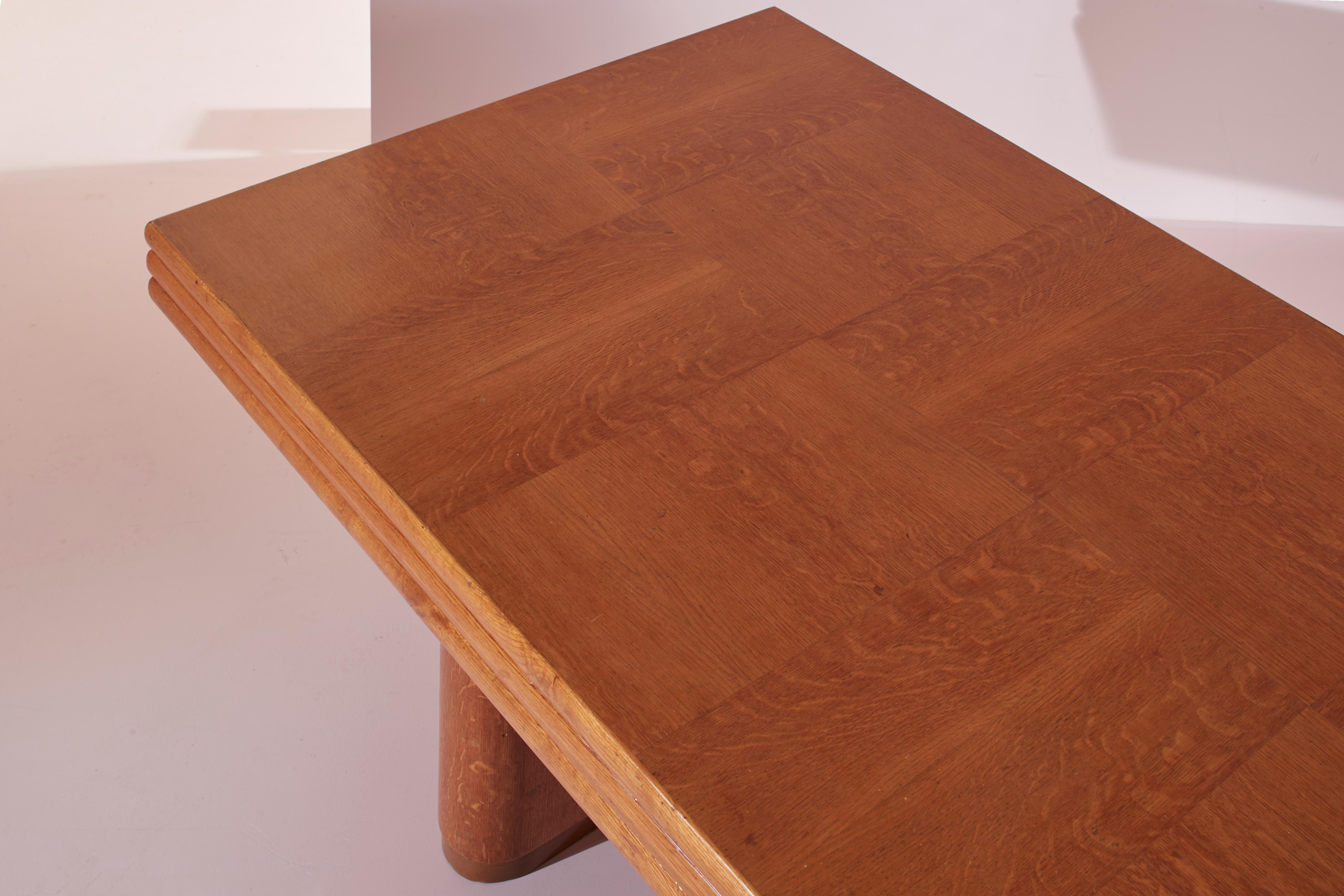 Oak Paolo Buffa grand dining/conference table made of oak, Italy, 1940s For Sale