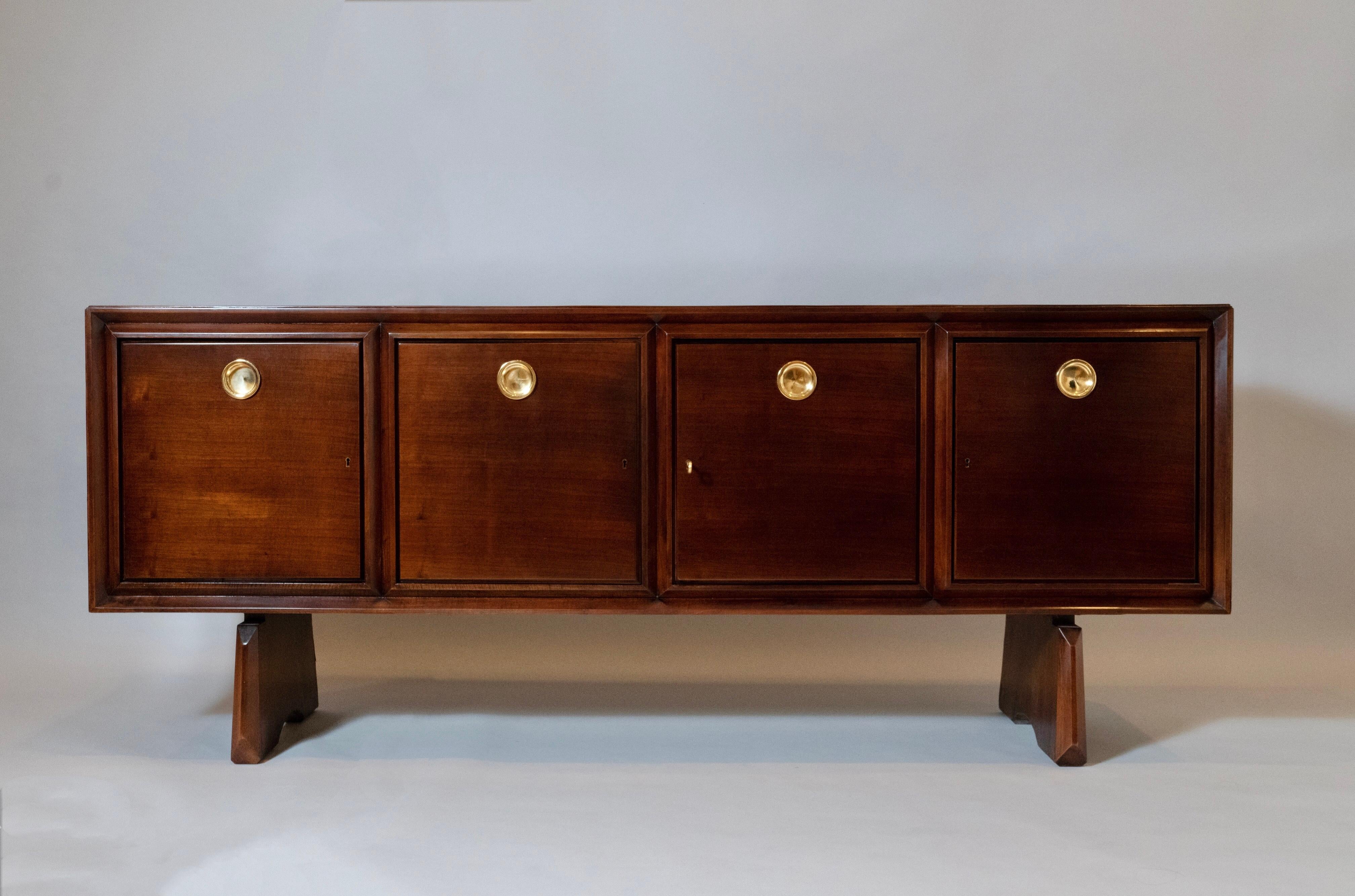 Mid-Century Modern Paolo Buffa: Imposing Four-Door Cabinet in Walnut and Polished Brass, Italy 1950 For Sale